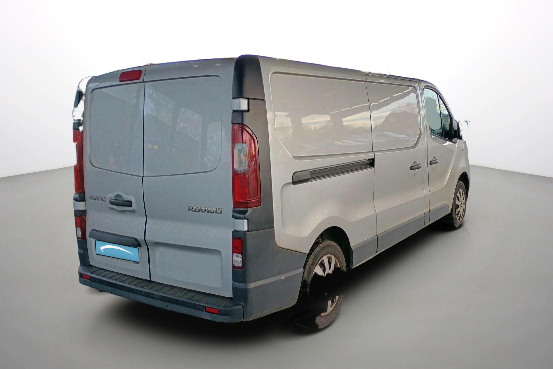 Vente en ligne Renault Trafic 3 Fourgon TRAFIC FGN L2H1 1300 KG DCI 120 E6 au prix de 18 990 €