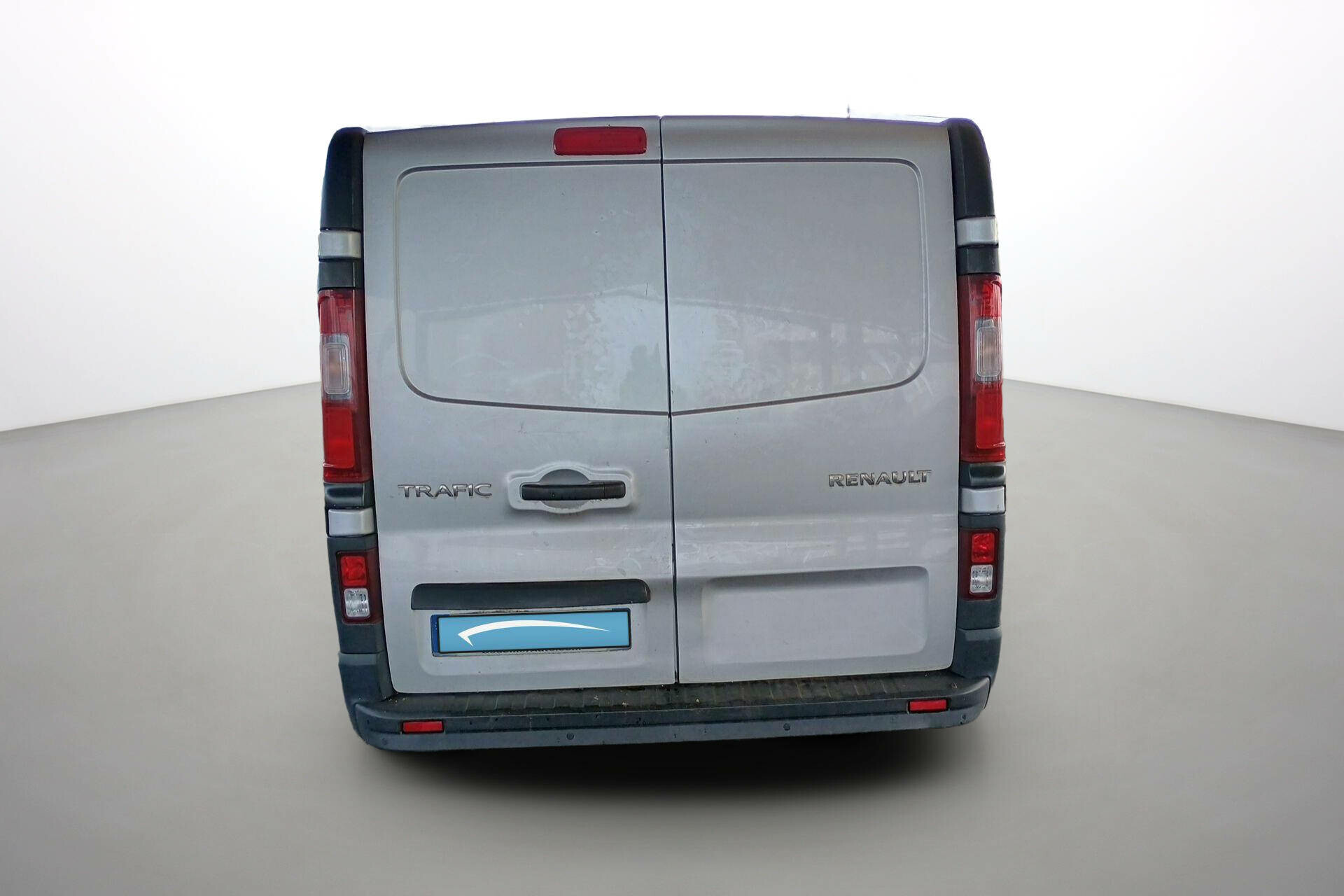 Vente en ligne Renault Trafic 3 Fourgon TRAFIC FGN L2H1 1300 KG DCI 120 E6 au prix de 18 990 €