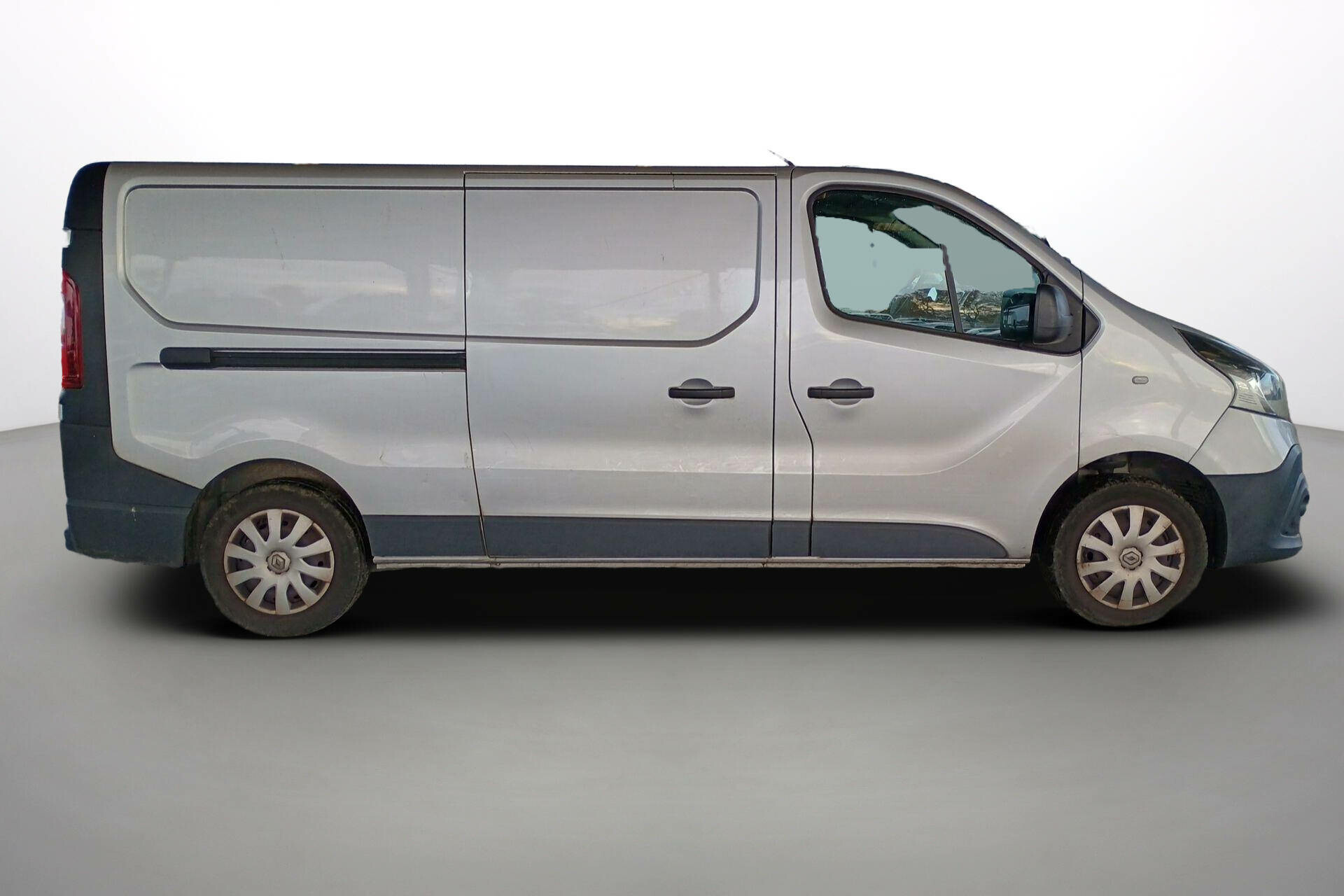 Vente en ligne Renault Trafic 3 Fourgon TRAFIC FGN L2H1 1300 KG DCI 120 E6 au prix de 18 990 €