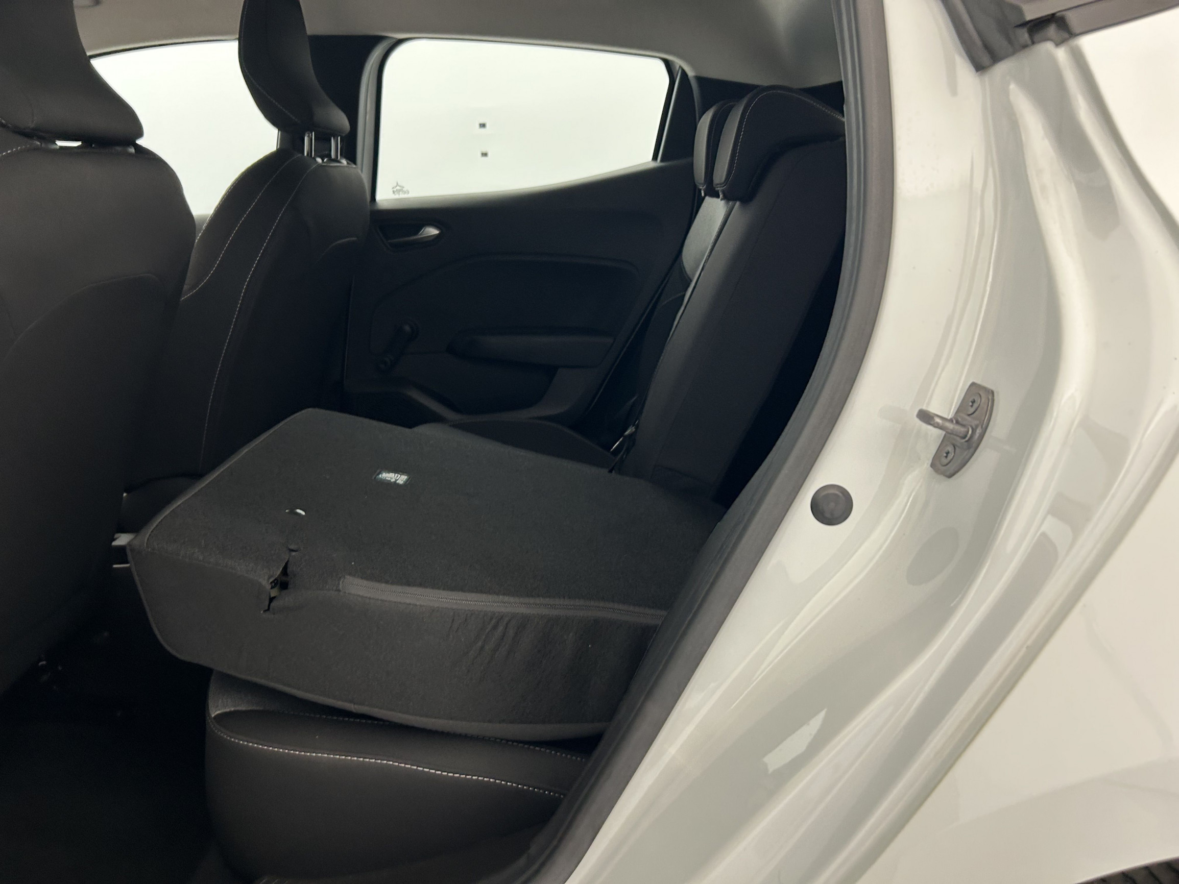 Vente en ligne Renault Clio 5 Clio Blue dCi 100 ch GSR2 au prix de 16 990 €