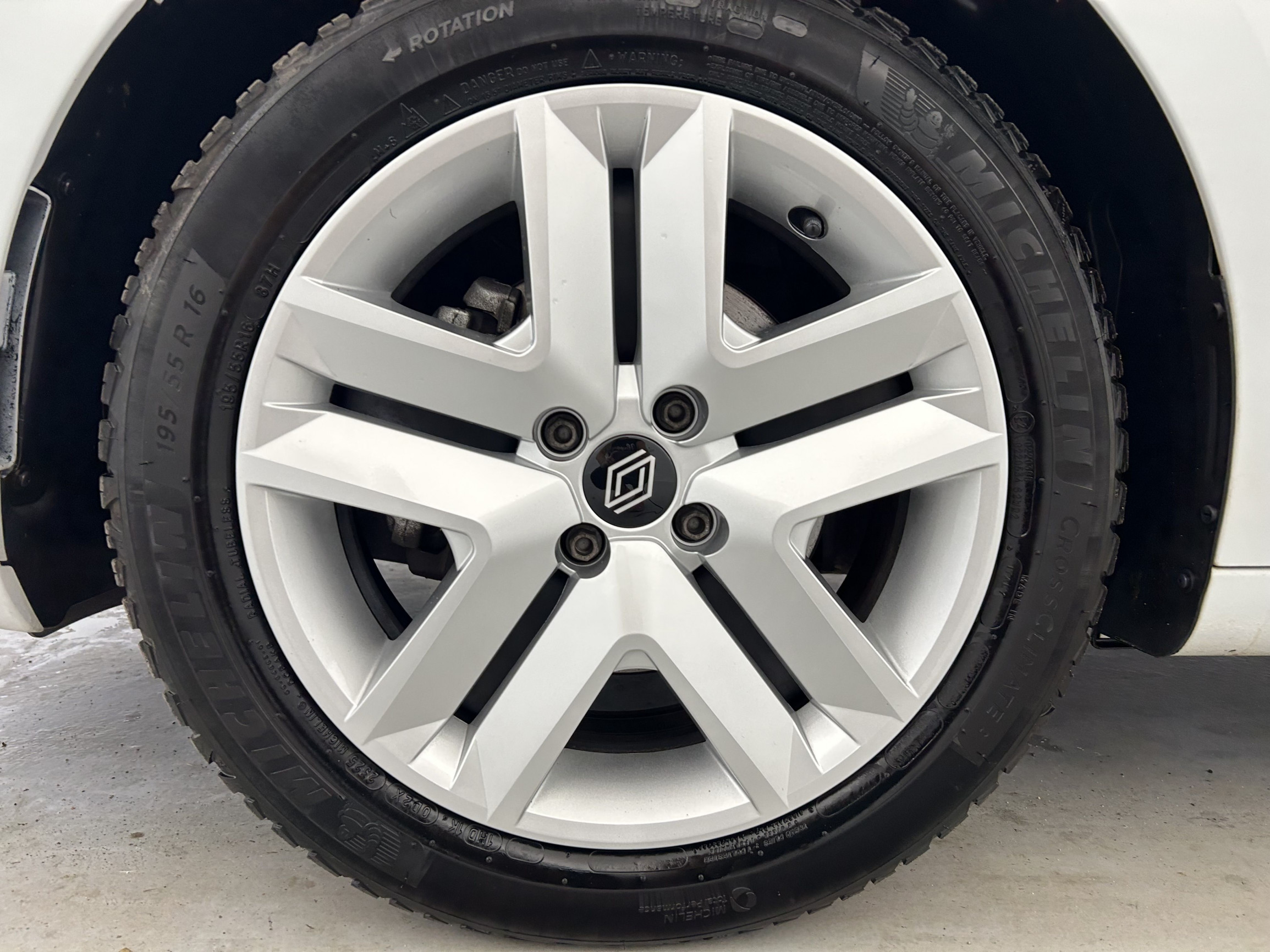 Vente en ligne Renault Clio 5 Clio Blue dCi 100 ch GSR2 au prix de 16 990 €