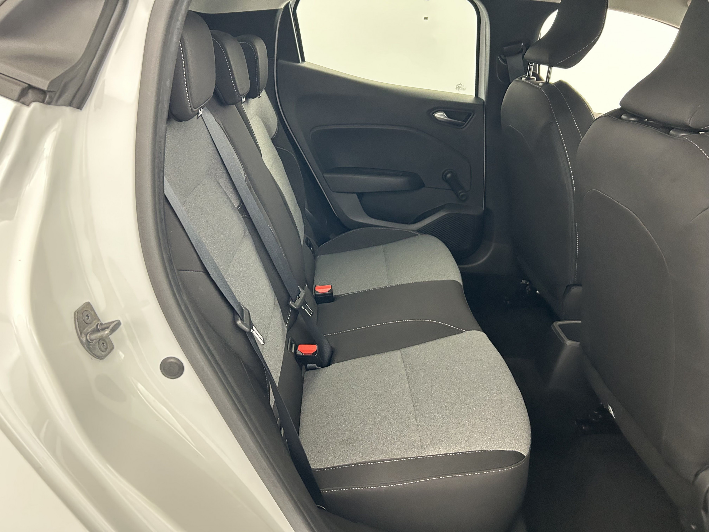 Vente en ligne Renault Clio 5 Clio Blue dCi 100 ch GSR2 au prix de 16 990 €