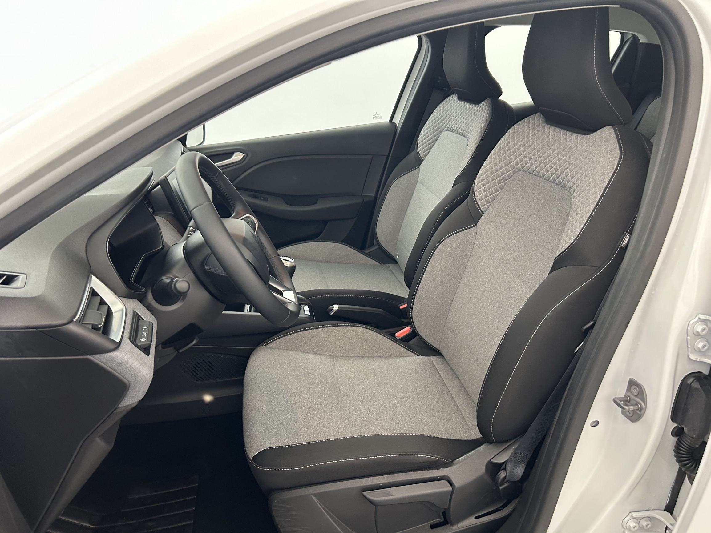 Vente en ligne Renault Clio 5 Clio Blue dCi 100 ch GSR2 au prix de 16 990 €