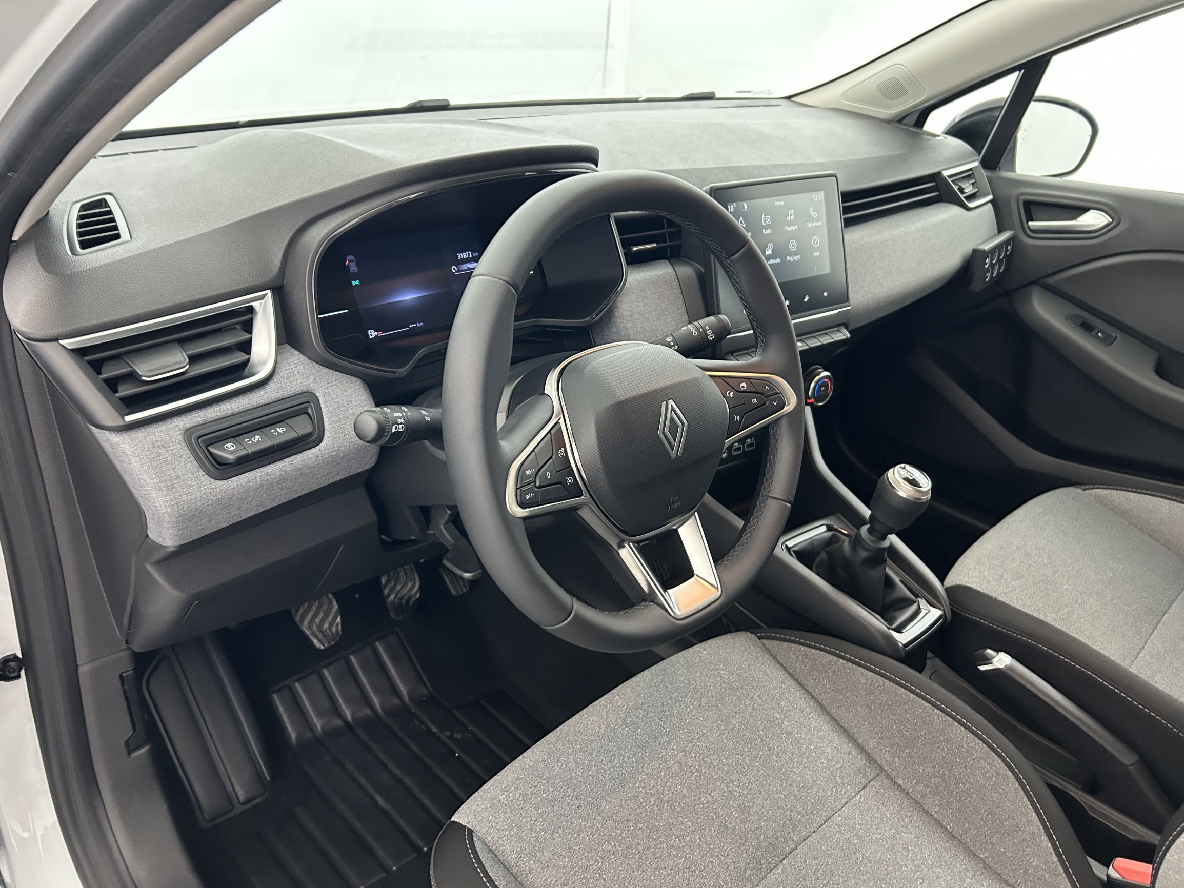 Vente en ligne Renault Clio 5 Clio Blue dCi 100 ch GSR2 au prix de 16 990 €