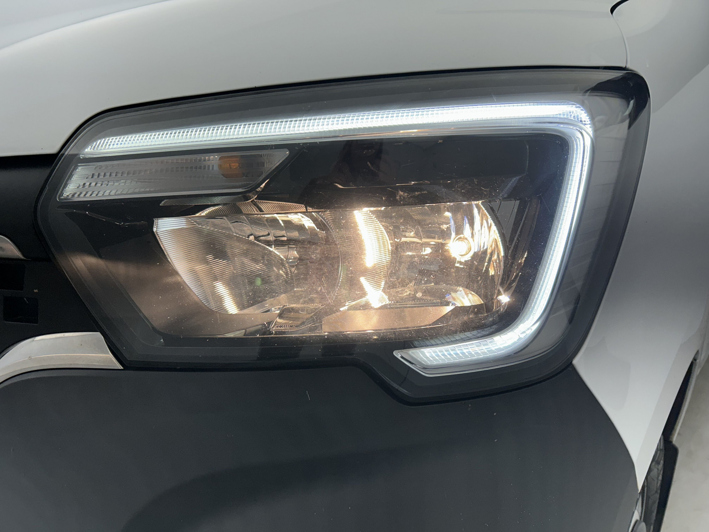 Vente en ligne Renault Master 3 Combi TPMR + RAMPE ACCES FAUTEUIL L2H2 dCi 135 E6 au prix de 31 990 €