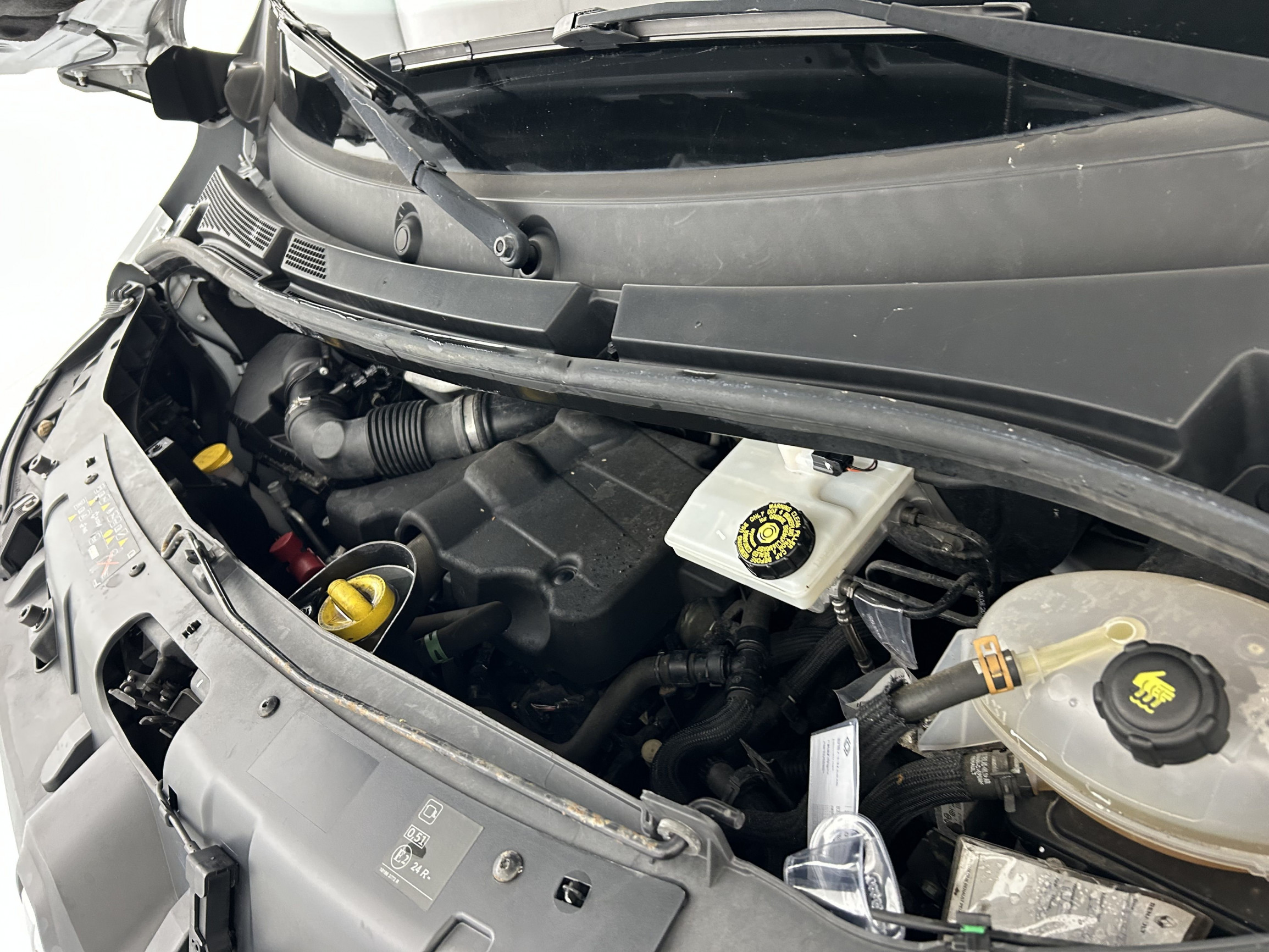 Vente en ligne Renault Master 3 Combi TPMR + RAMPE ACCES FAUTEUIL L2H2 dCi 135 E6 au prix de 31 990 €