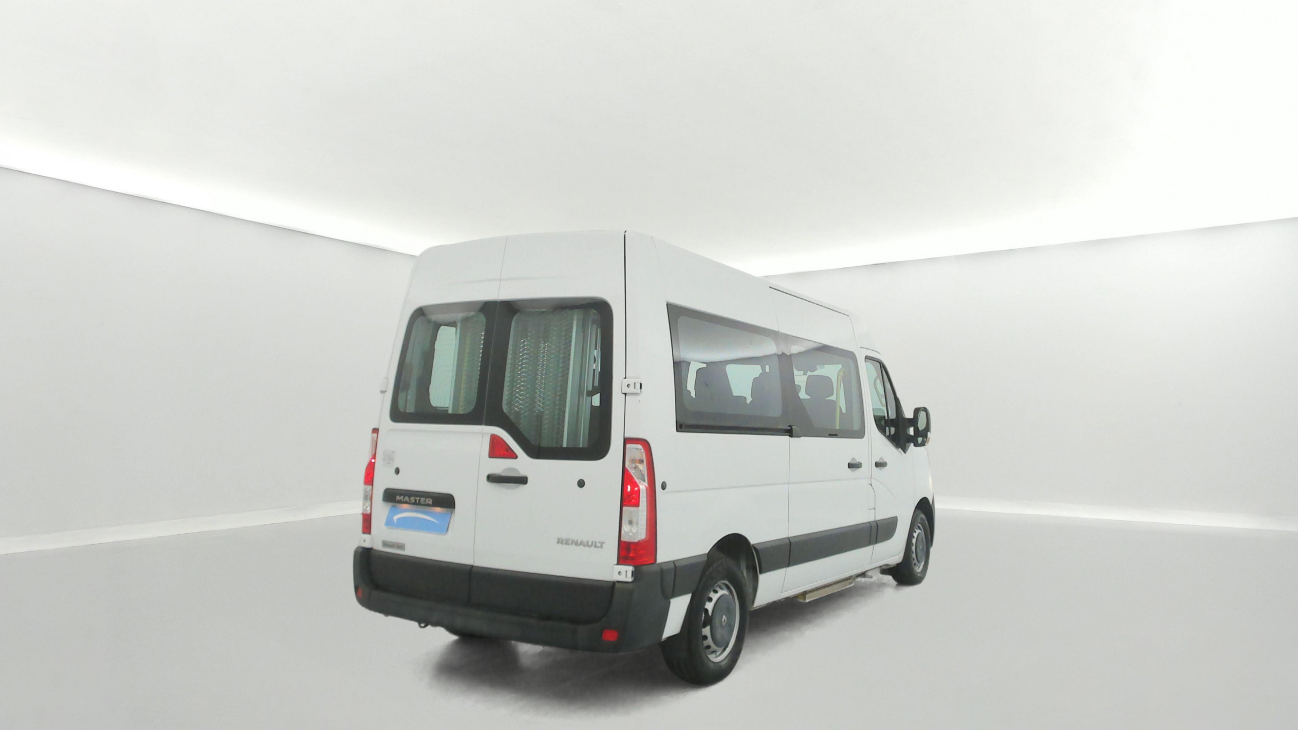 Vente en ligne Renault Master 3 Combi TPMR + RAMPE ACCES FAUTEUIL L2H2 dCi 135 E6 au prix de 31 990 €