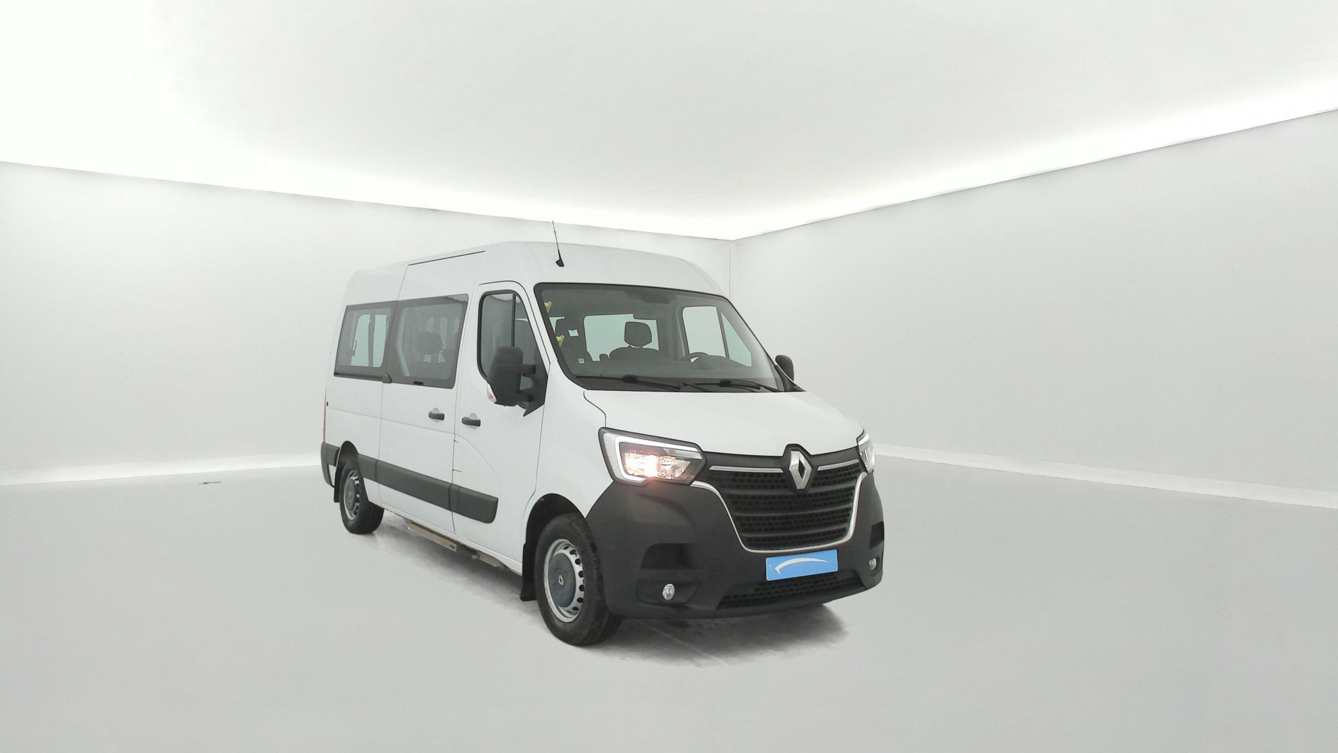 Vente en ligne Renault Master 3 Combi TPMR + RAMPE ACCES FAUTEUIL L2H2 dCi 135 E6 au prix de 31 990 €