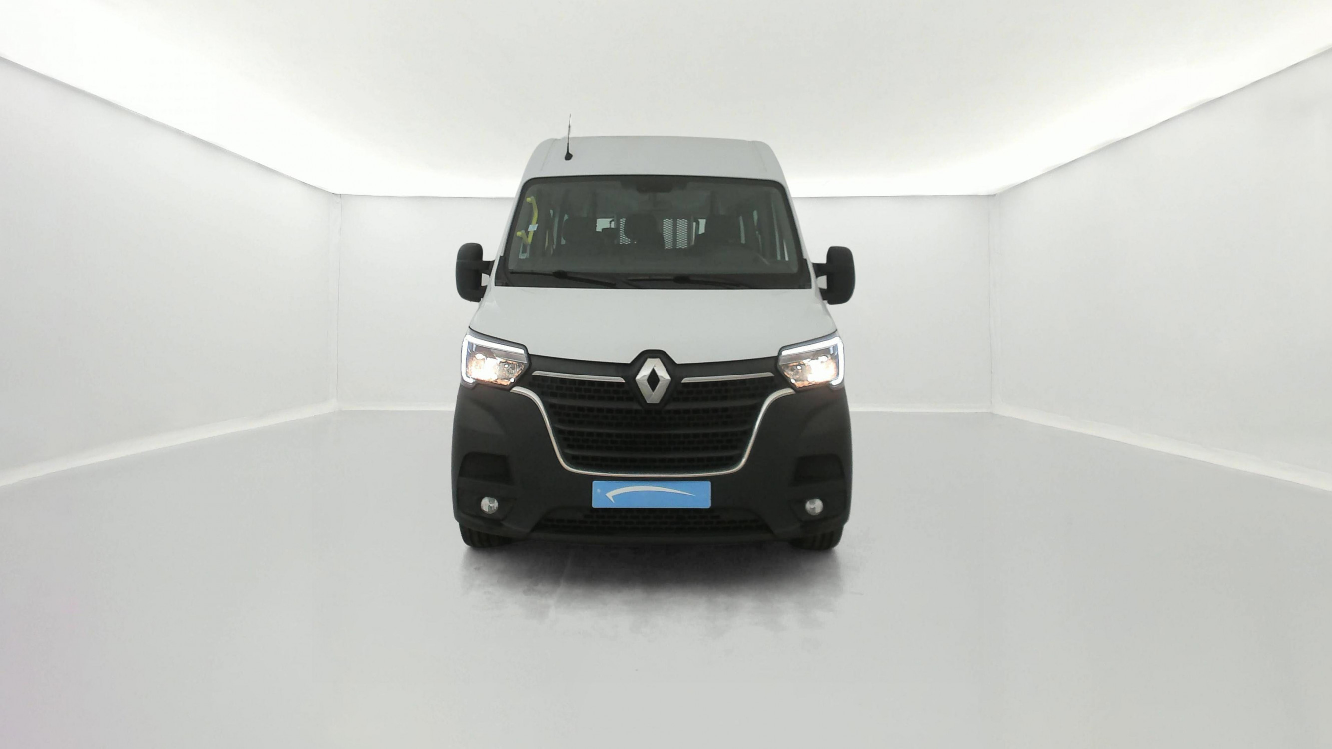 Vente en ligne Renault Master 3 Combi TPMR + RAMPE ACCES FAUTEUIL L2H2 dCi 135 E6 au prix de 31 990 €
