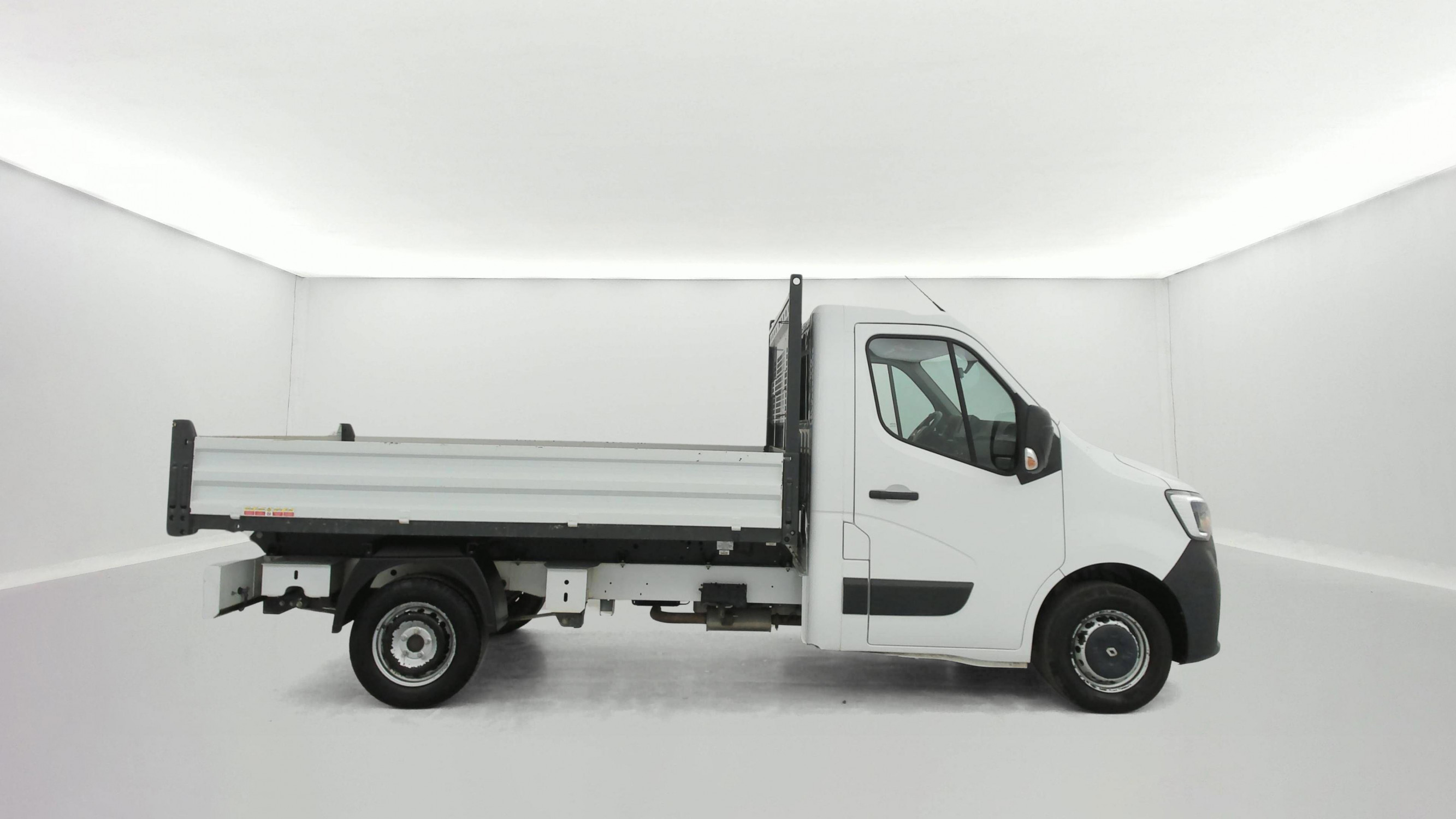 Vente en ligne Renault Master 3 Châssis Cabine BENNE L2 F3500 2.3 DCI 135 au prix de 25 990 €