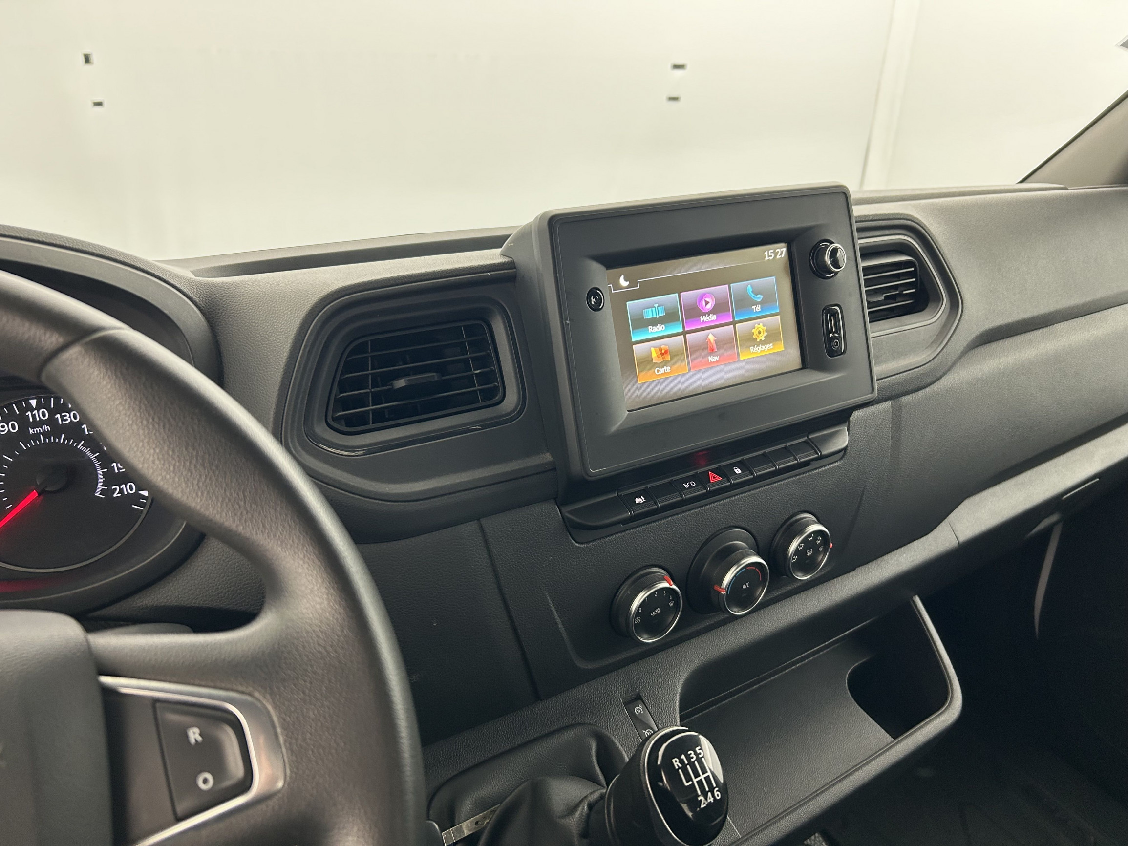 Vente en ligne Renault Master Benne MASTER TRACTION 3T5 L2 2.3DCI 135 au prix de 25 990 €