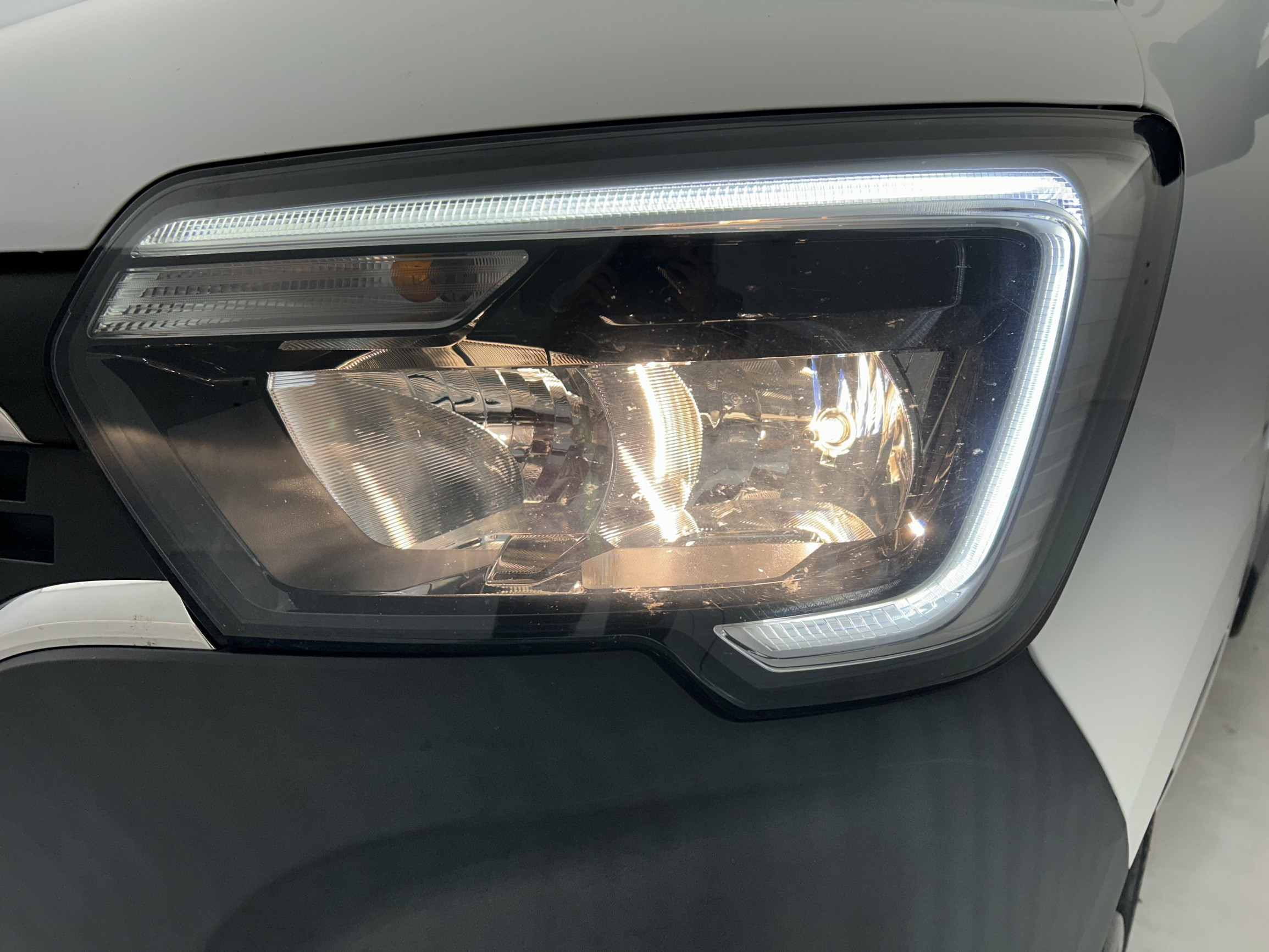 Vente en ligne Renault Master 3 Châssis Cabine BENNE L2 F3500 2.3 DCI 135 au prix de 25 990 €