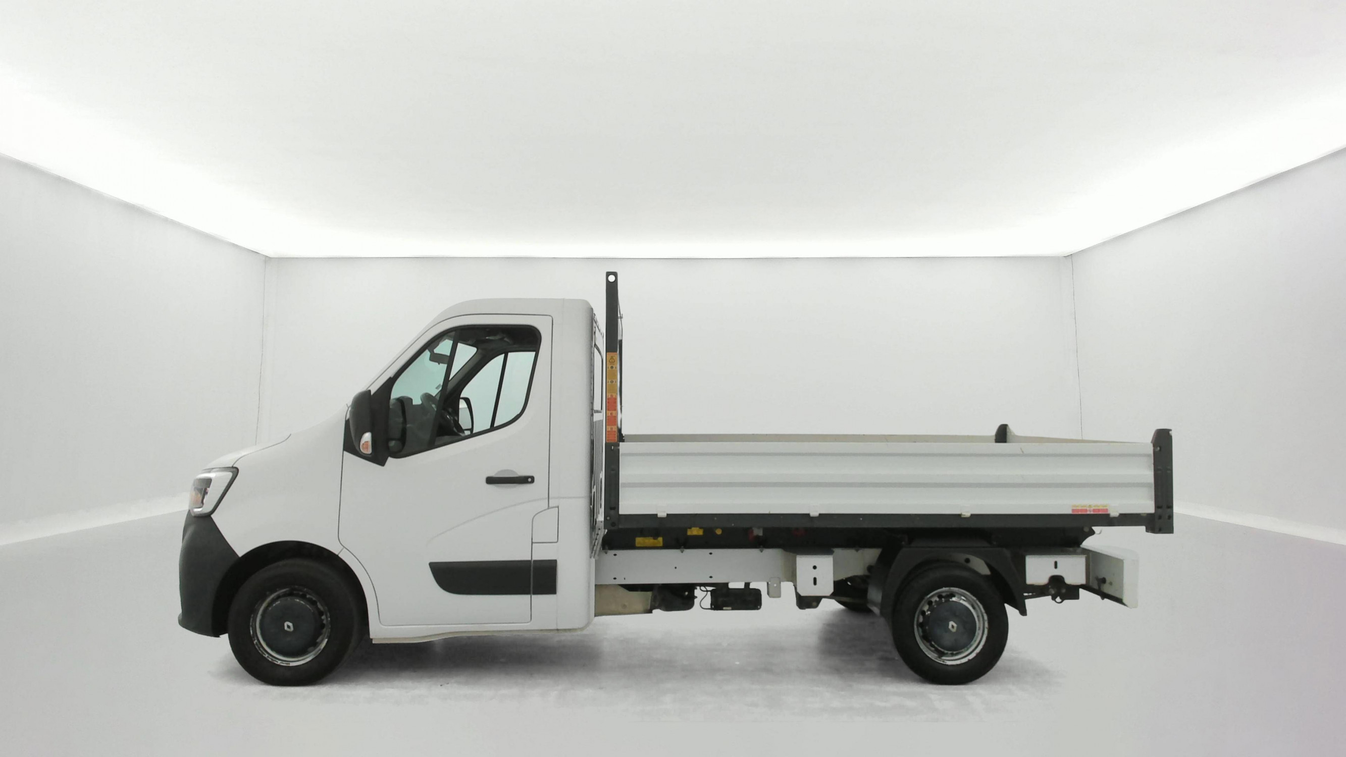 Vente en ligne Renault Master 3 Châssis Cabine BENNE L2 F3500 2.3 DCI 135 au prix de 25 990 €