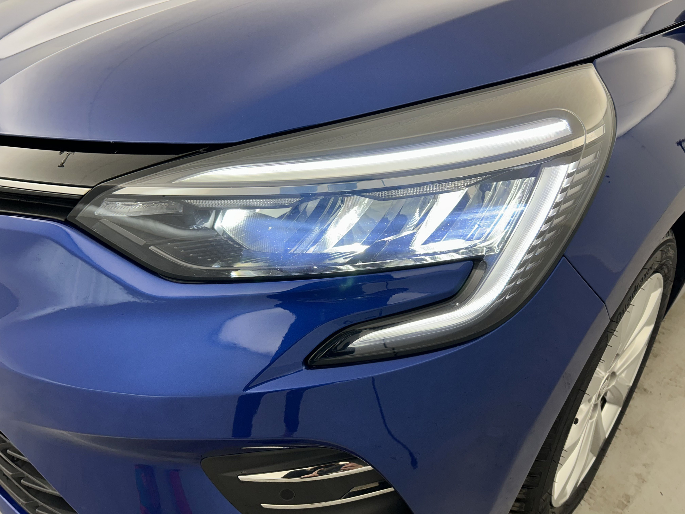 Vente en ligne Renault Clio 5 Clio E-Tech full hybrid 145 au prix de 18 990 €