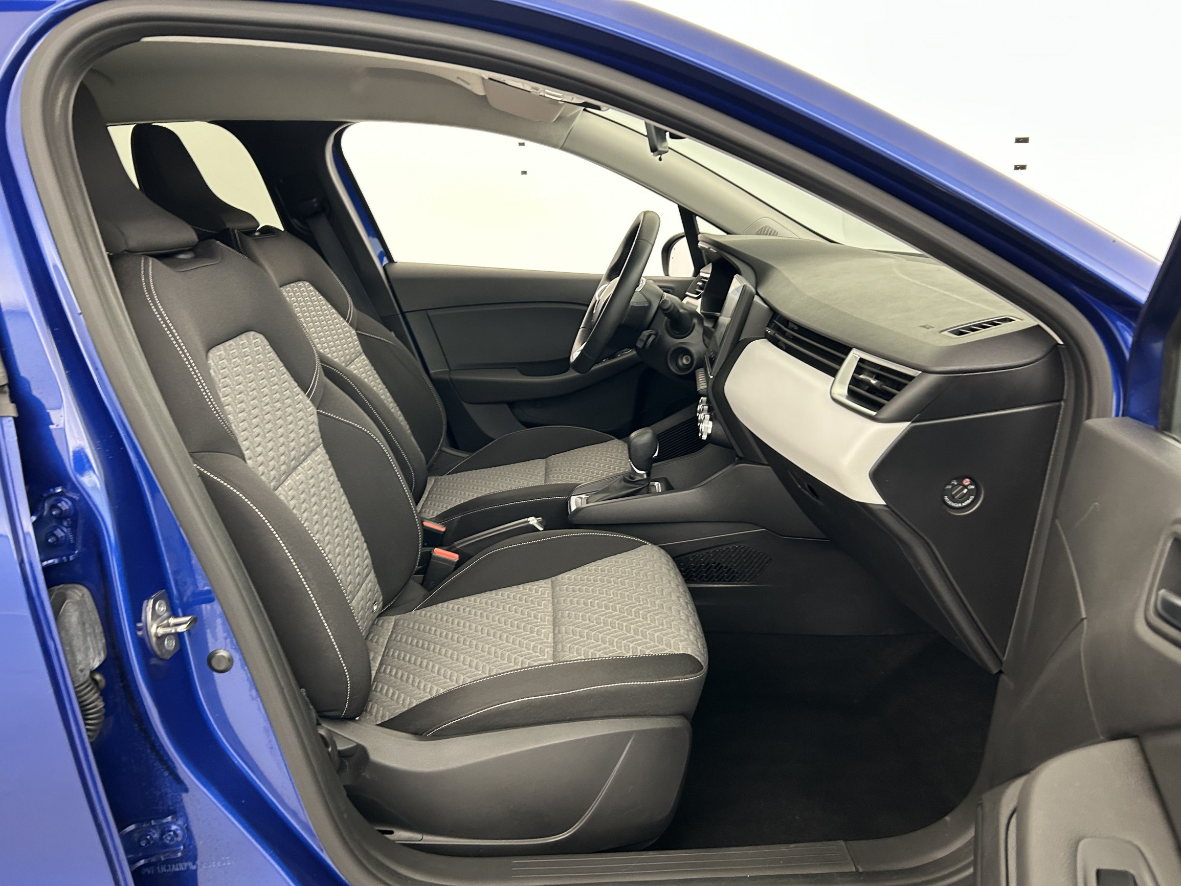 Vente en ligne Renault Clio 5 Clio E-Tech full hybrid 145 au prix de 18 990 €