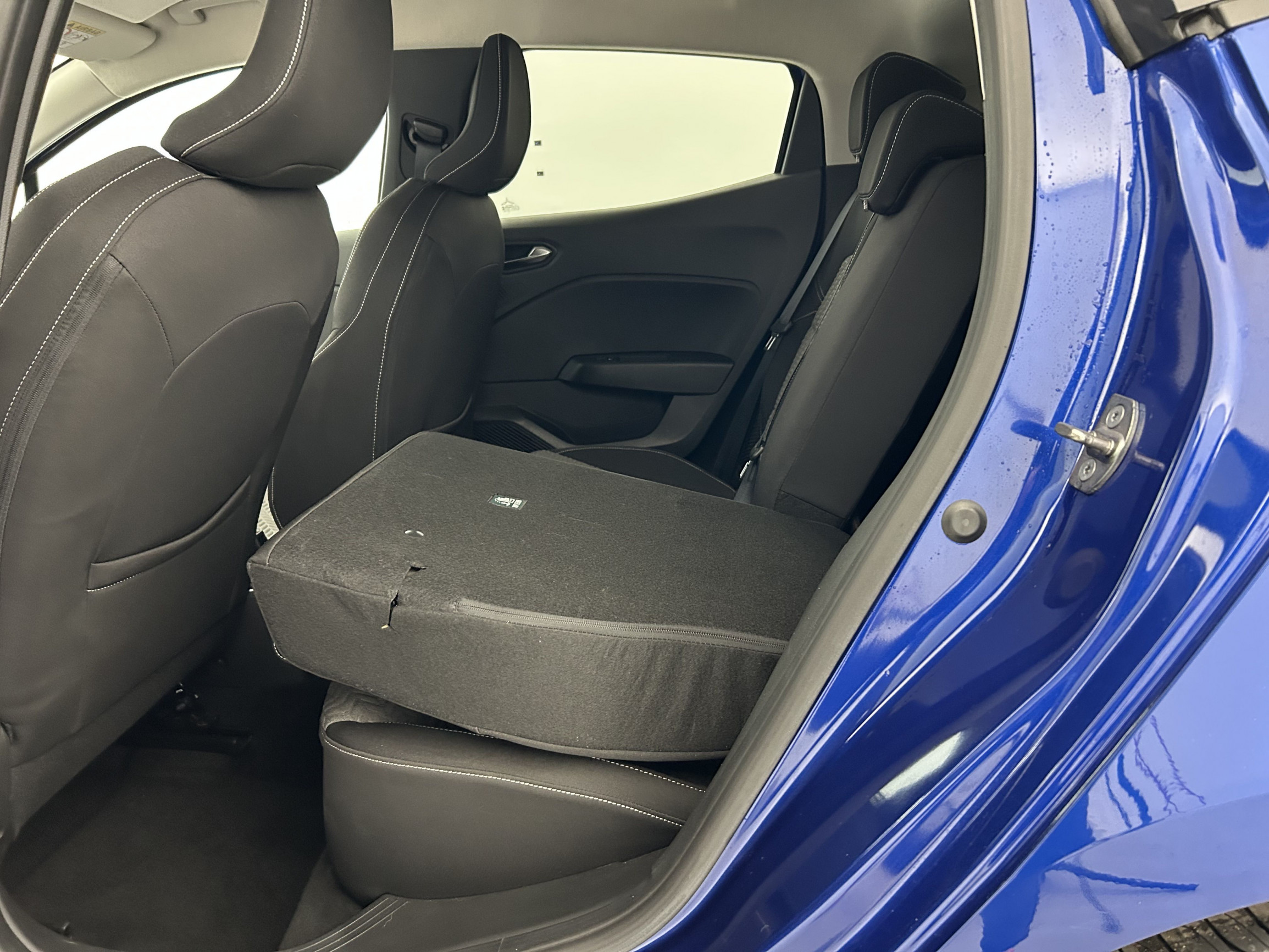 Vente en ligne Renault Clio 5 Clio E-Tech full hybrid 145 au prix de 18 990 €