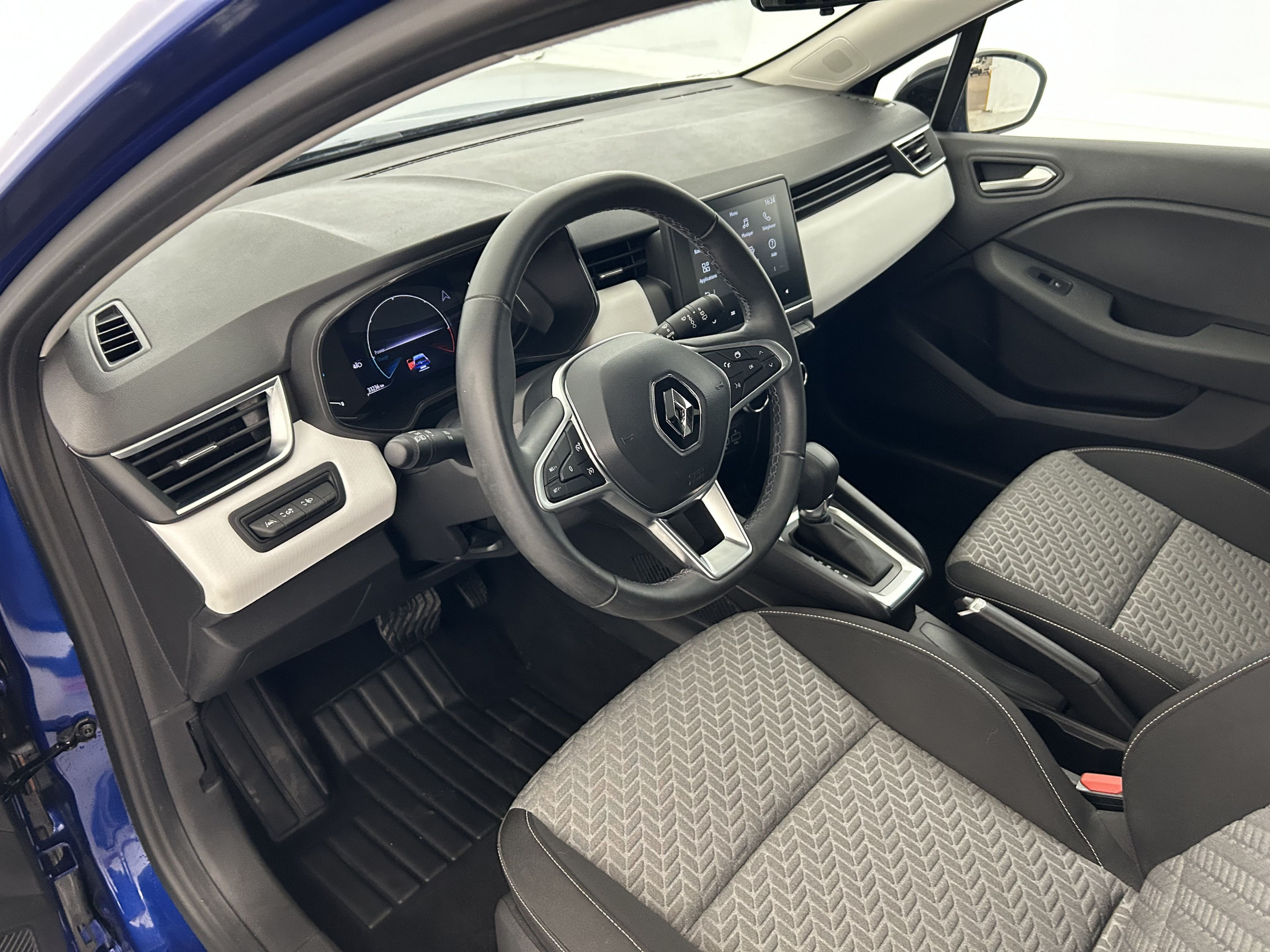 Vente en ligne Renault Clio 5 Clio E-Tech full hybrid 145 au prix de 18 990 €