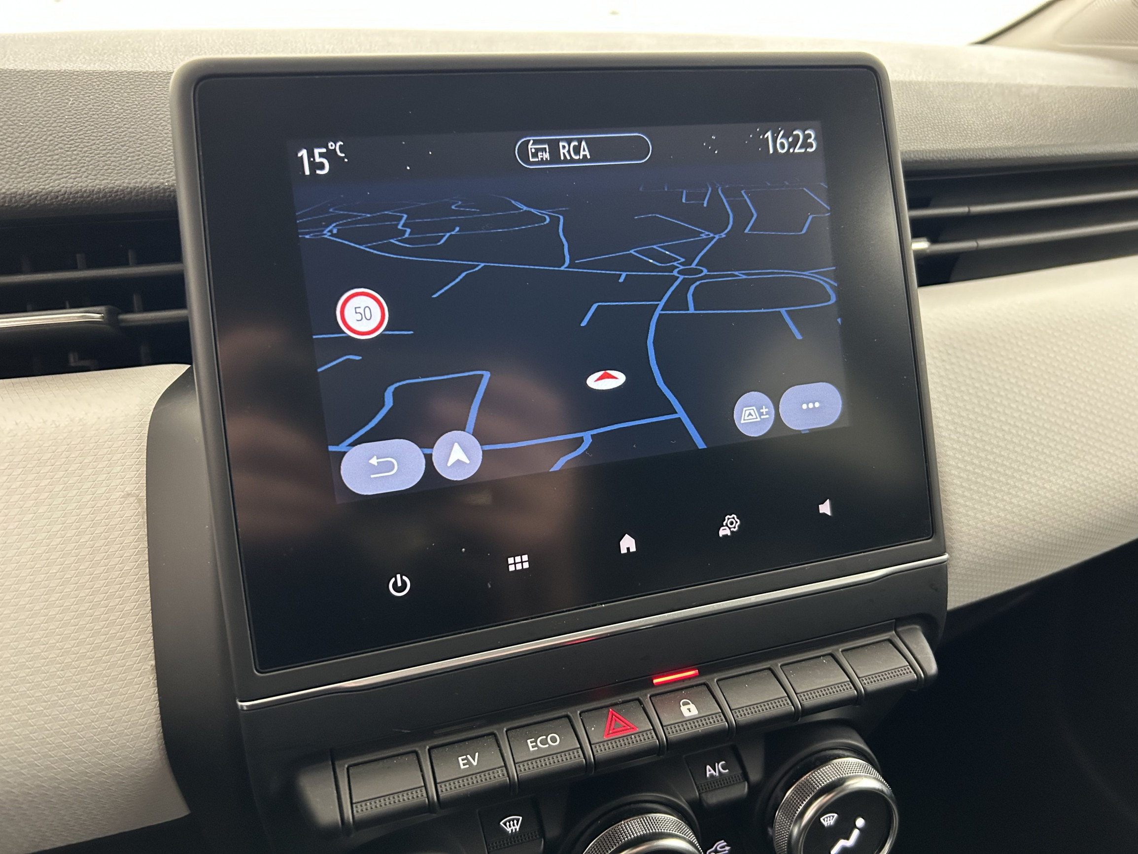 Vente en ligne Renault Clio 5 Clio E-Tech full hybrid 145 au prix de 18 990 €