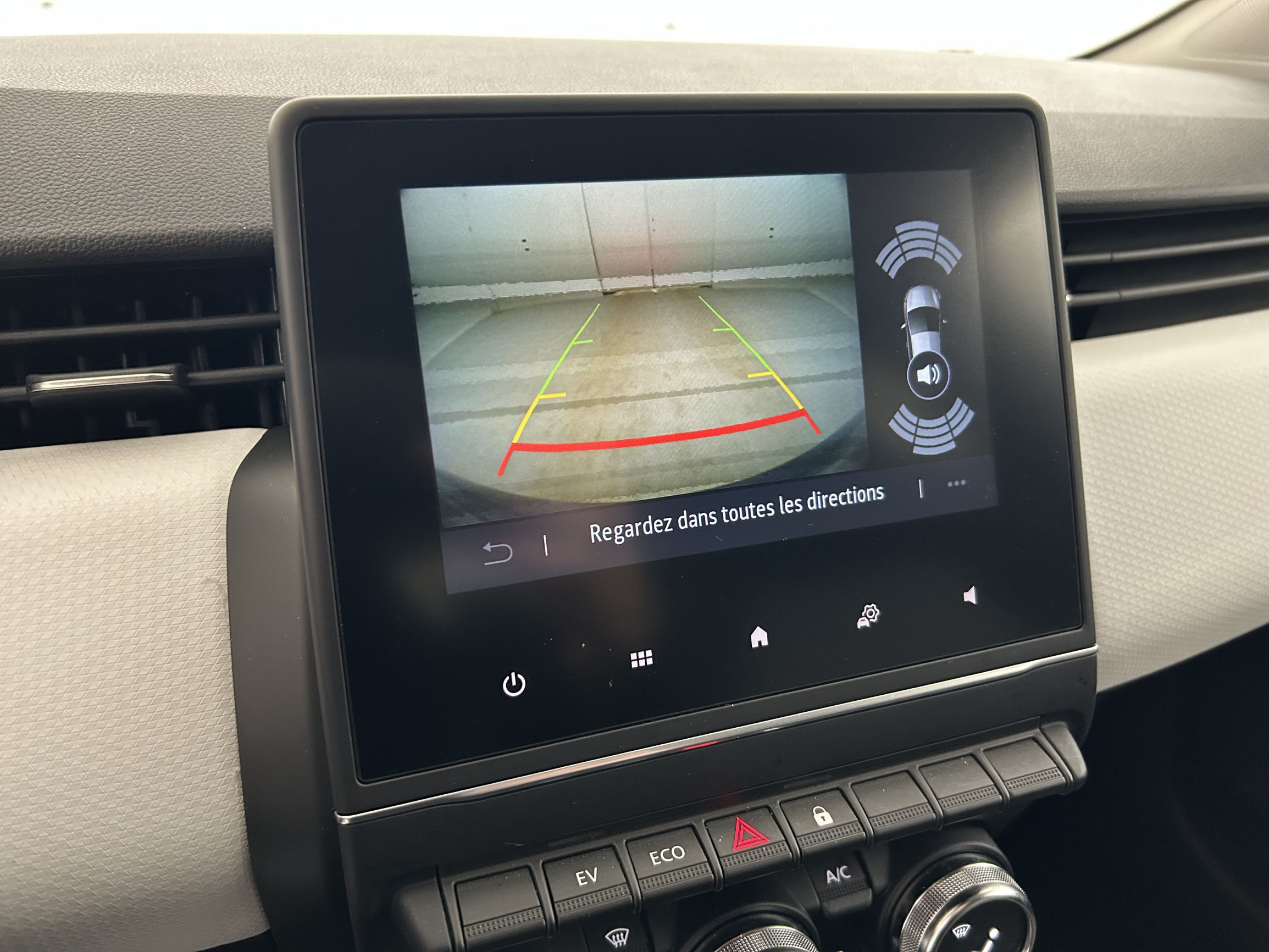 Vente en ligne Renault Clio 5 Clio E-Tech full hybrid 145 au prix de 18 990 €