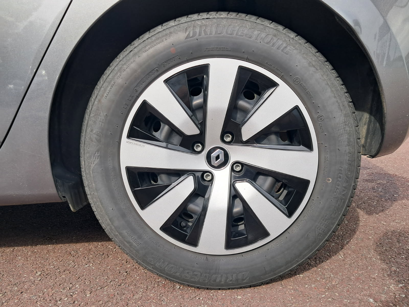 Vente en ligne Renault Clio 5 Clio TCe 90 au prix de 14 990 €