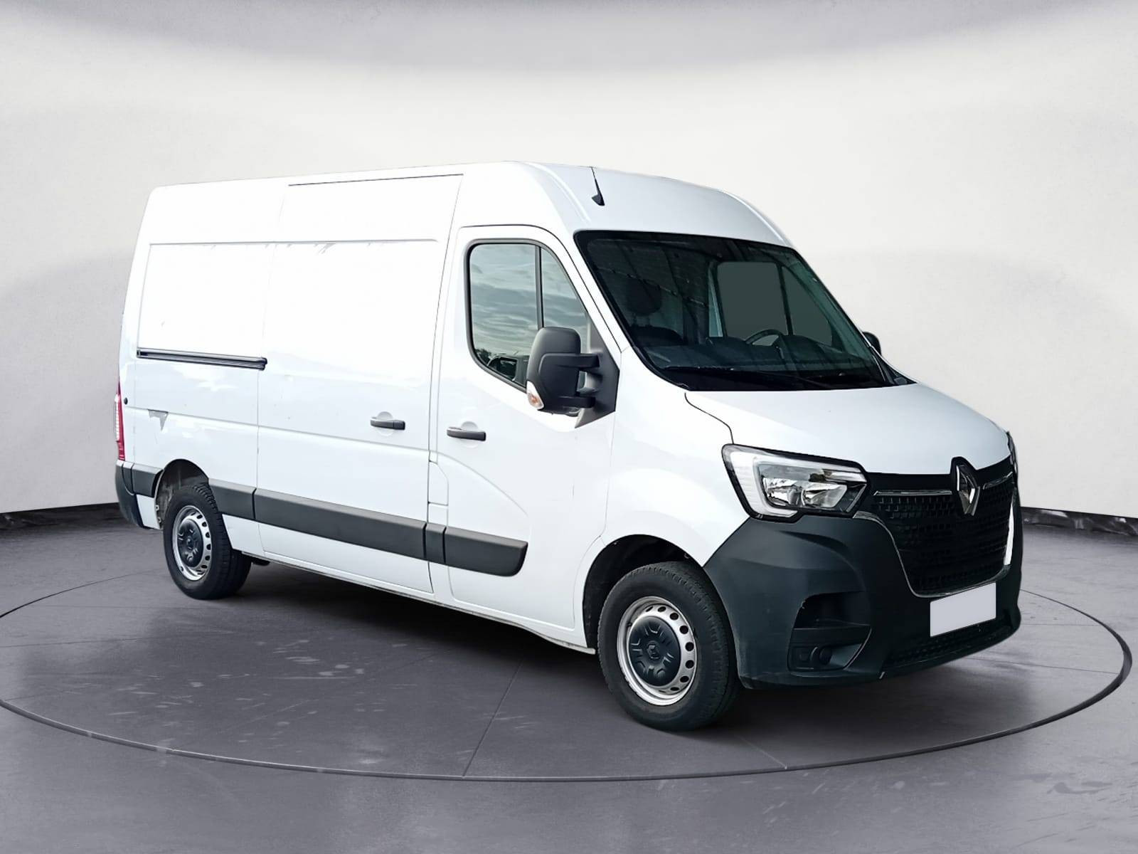 Vente en ligne Renault Master Fourgon MASTER FGN TRAC F3300 L2H2 BLUE DCI 135 au prix de 23 790 €