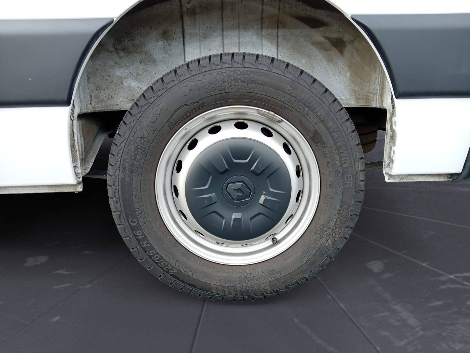 Vente en ligne Renault Master Fourgon MASTER FGN TRAC F3300 L2H2 BLUE DCI 135 au prix de 23 790 €