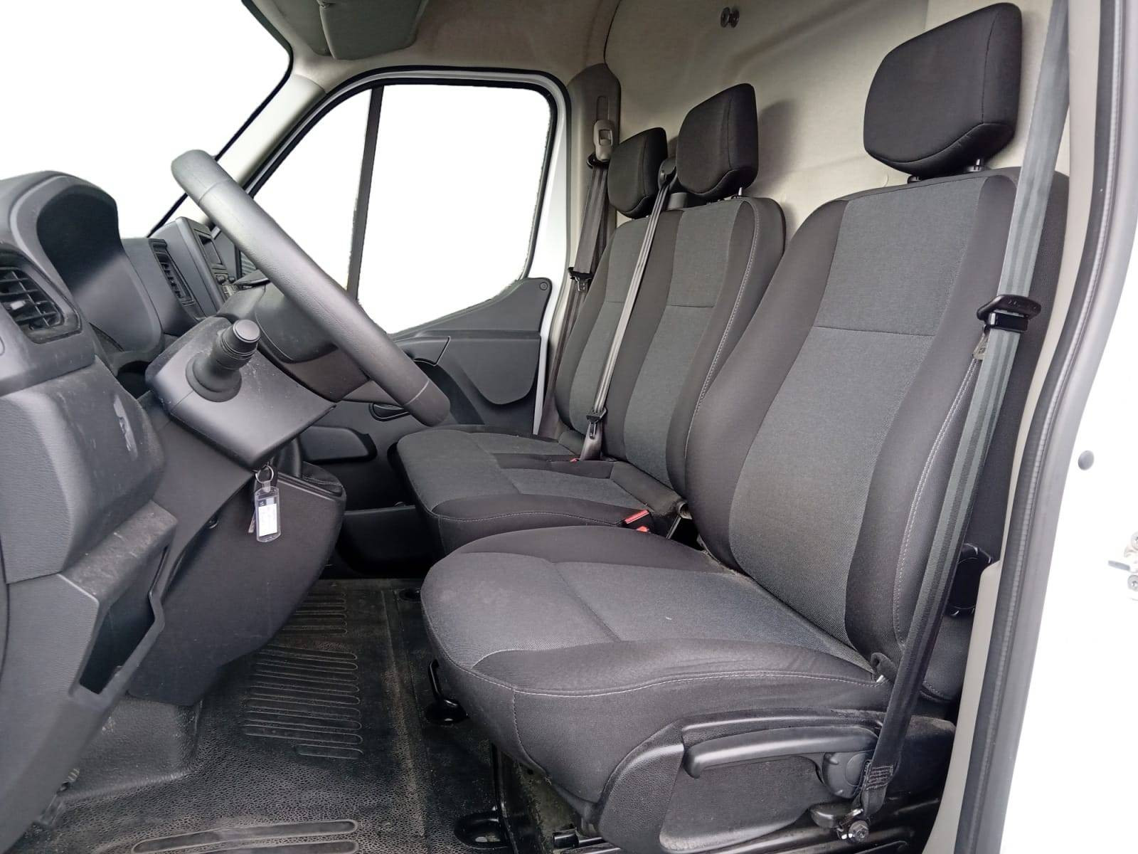 Vente en ligne Renault Master Fourgon MASTER FGN TRAC F3300 L2H2 BLUE DCI 135 au prix de 23 790 €