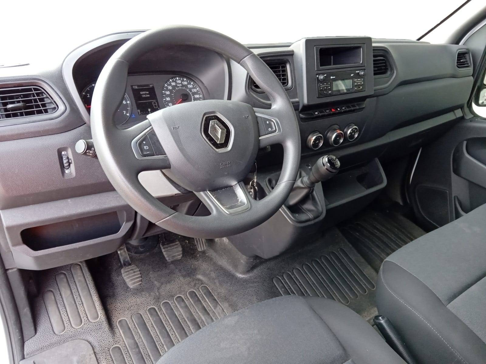 Vente en ligne Renault Master Fourgon MASTER FGN TRAC F3300 L2H2 BLUE DCI 135 au prix de 23 790 €