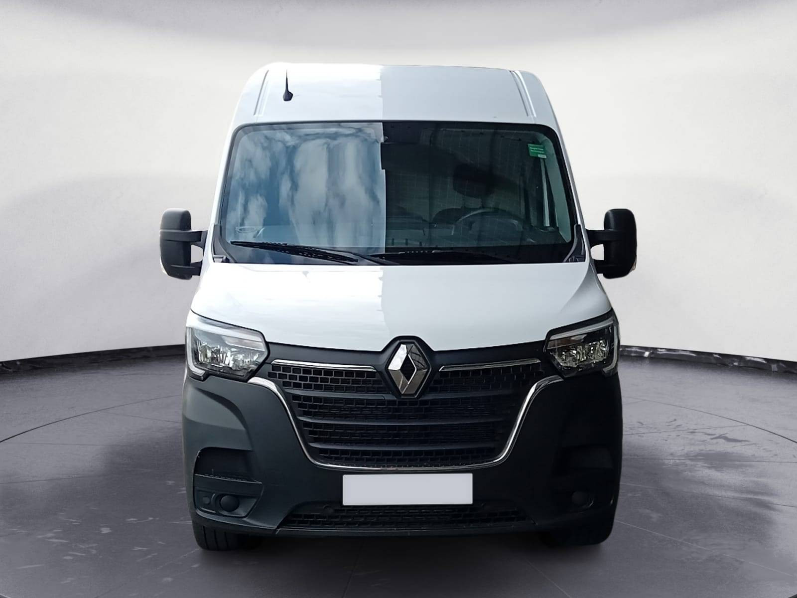 Vente en ligne Renault Master Fourgon MASTER FGN TRAC F3300 L2H2 BLUE DCI 135 au prix de 23 790 €
