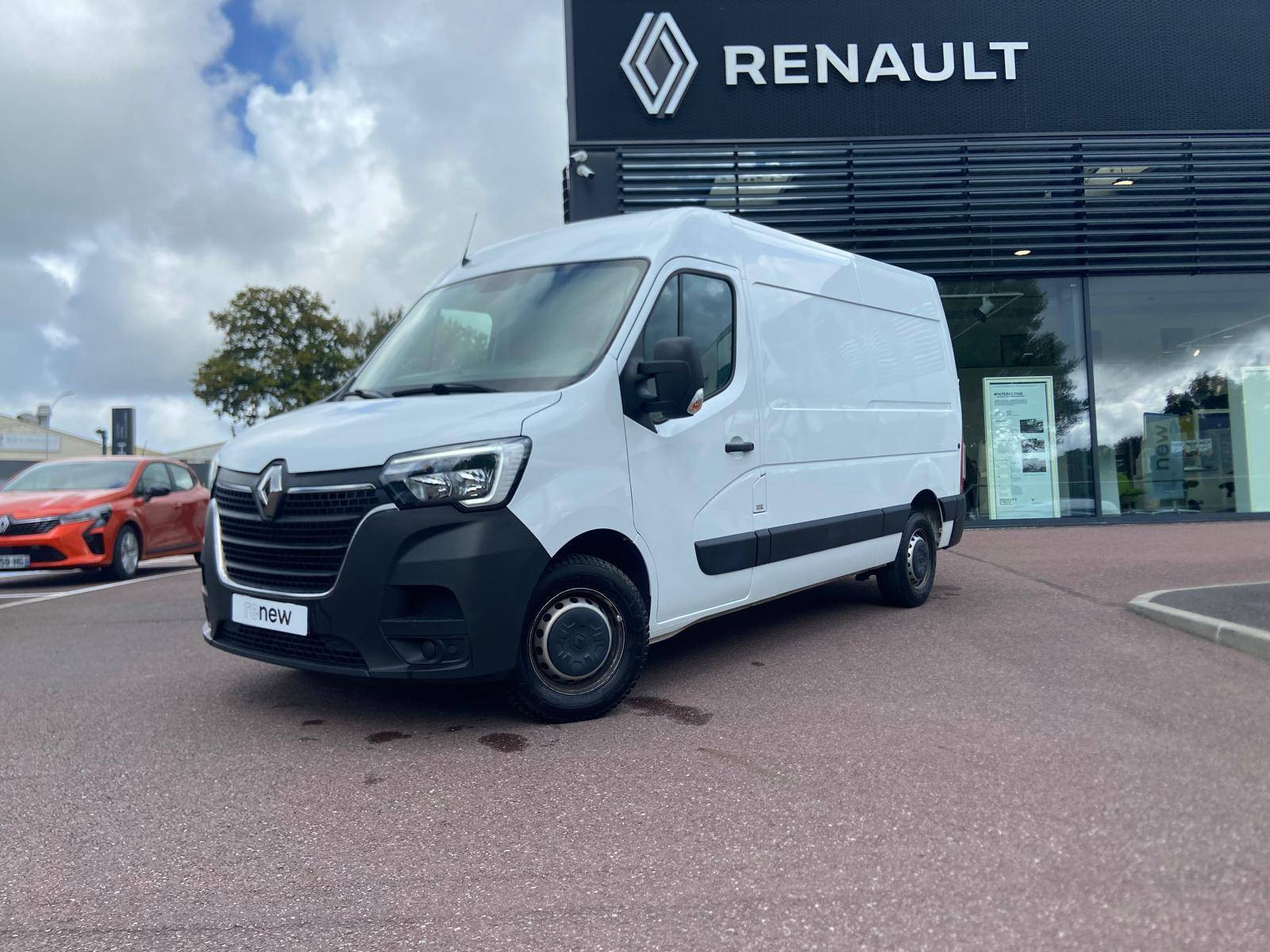 Renault Master Fourgon MASTER FGN TRAC F3500 L2H2 BLUE DCI 135 occasion de 2023 en vente à Coutances