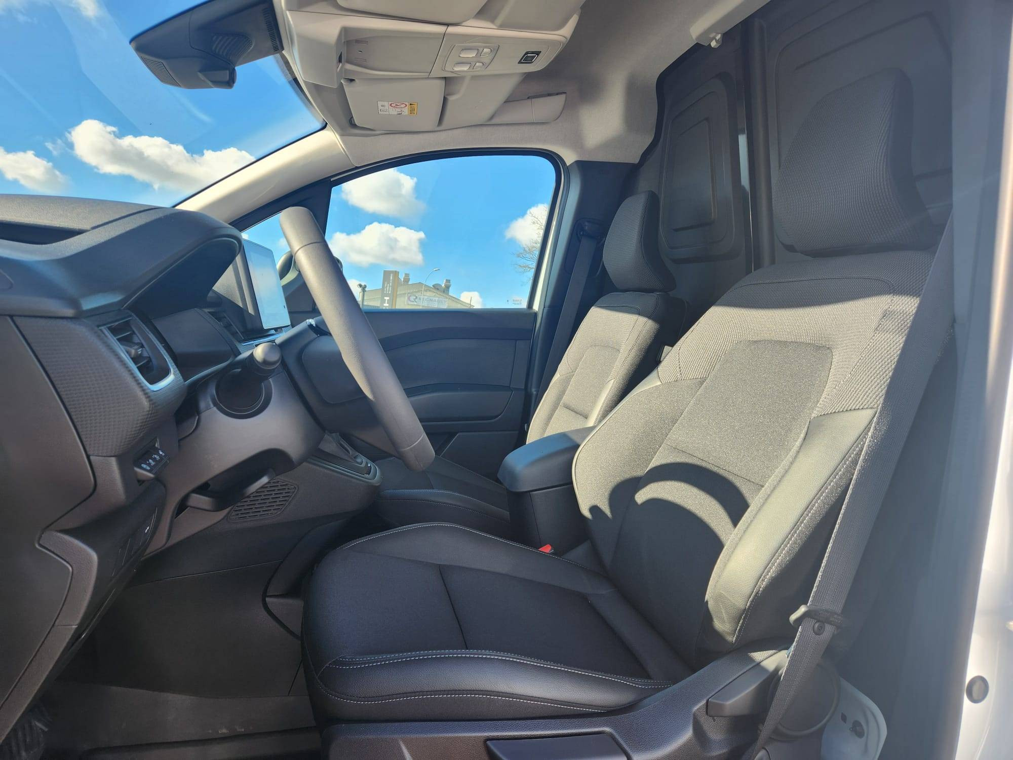 Vente en ligne Renault Kangoo Van E-Tech  FG TOLE L2 AC11 GSR2 au prix de 37 990 €