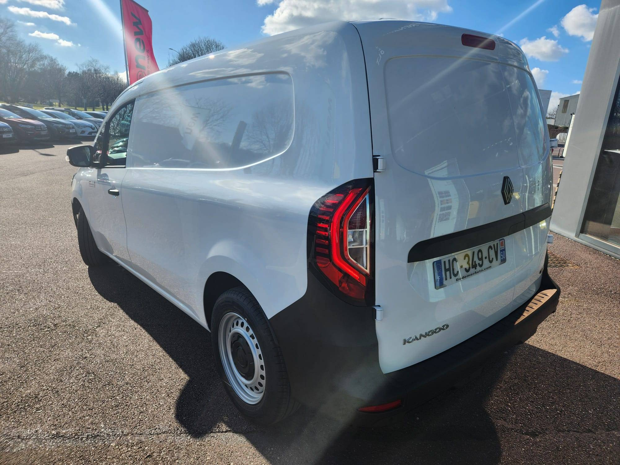 Vente en ligne Renault Kangoo Van E-Tech  FG TOLE L2 AC11 GSR2 au prix de 37 990 €