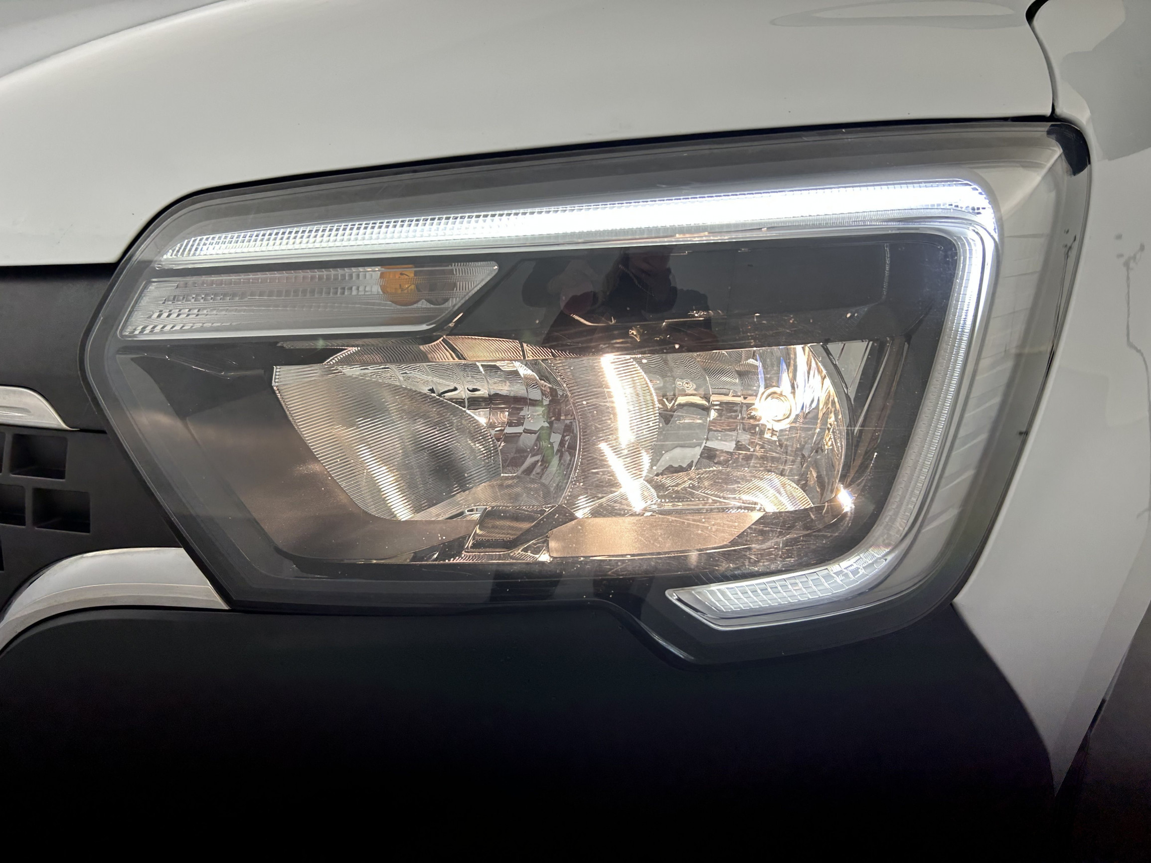 Vente en ligne Renault Master Benne MASTER BENNE TRACTION 3T5 L2 DCI 135 au prix de 25 990 €