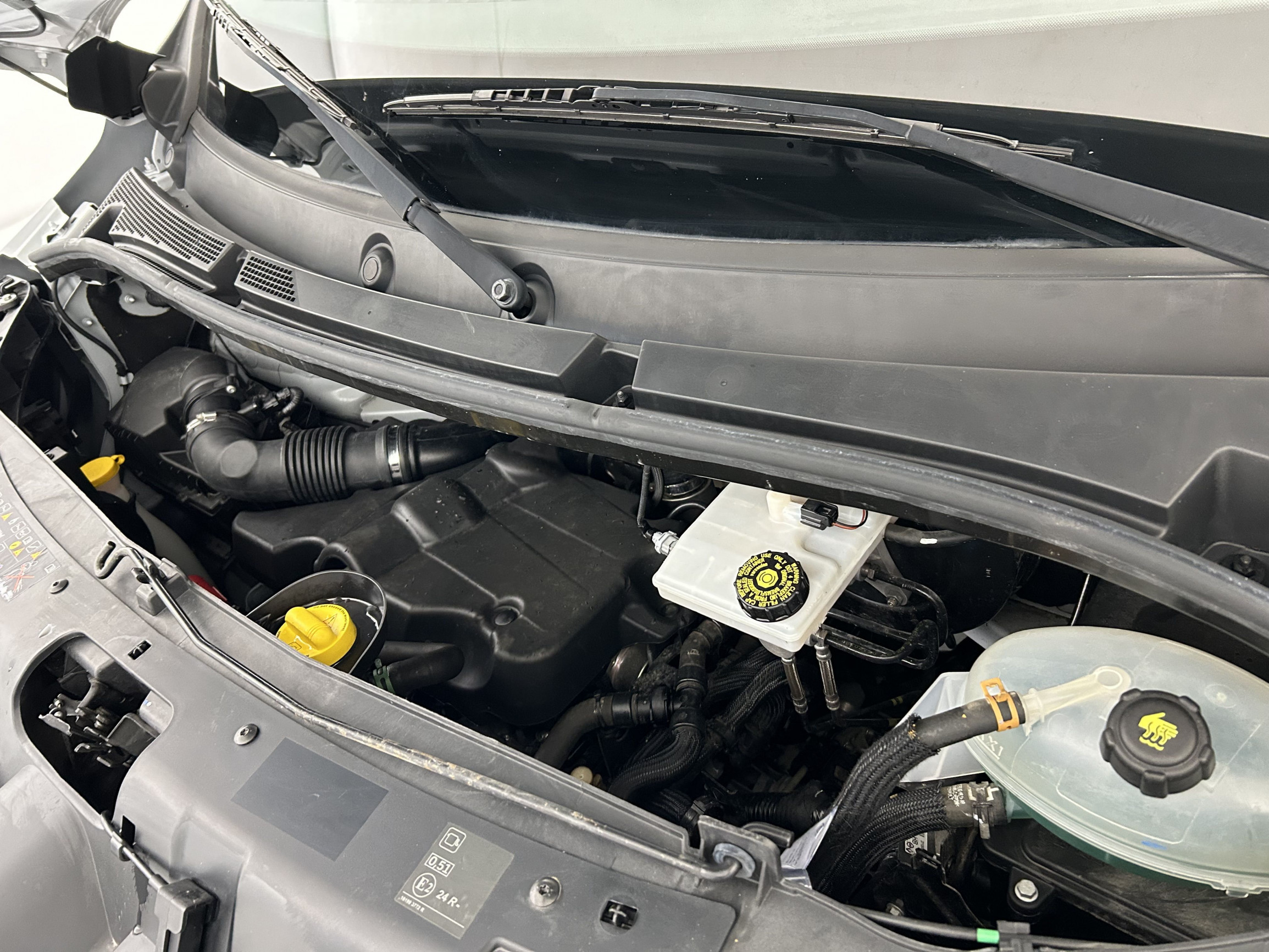 Vente en ligne Renault Master Benne MASTER BENNE TRACTION 3T5 L2 DCI 135 au prix de 25 990 €