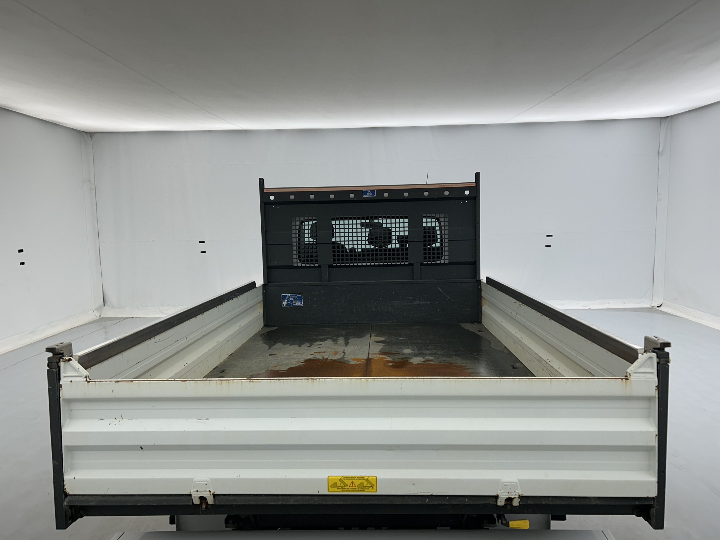 Vente en ligne Renault Master Benne MASTER BENNE TRACTION 3T5 L2 DCI 135 au prix de 25 990 €