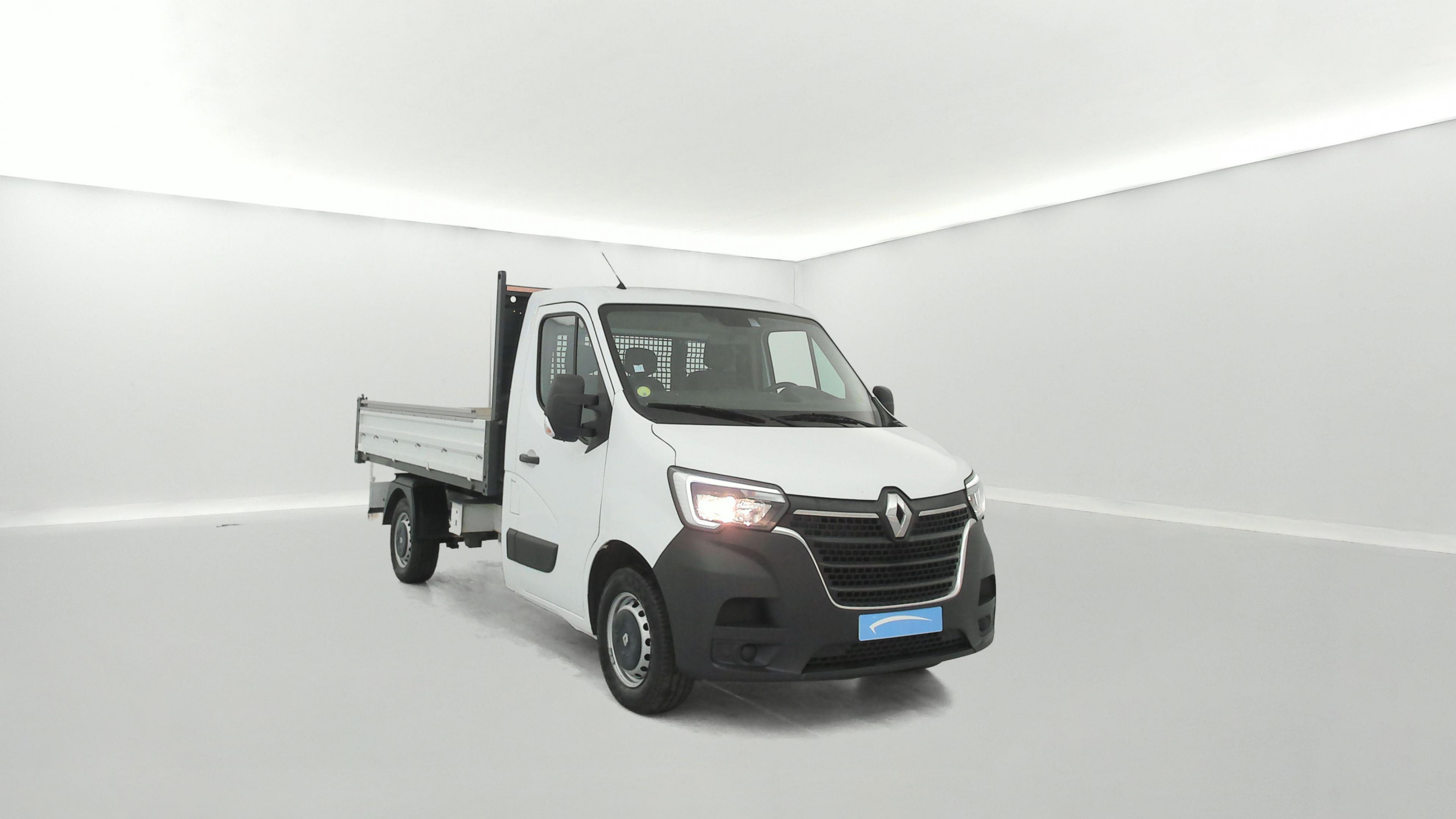 Vente en ligne Renault Master Benne MASTER BENNE TRACTION 3T5 L2 DCI 135 au prix de 25 990 €