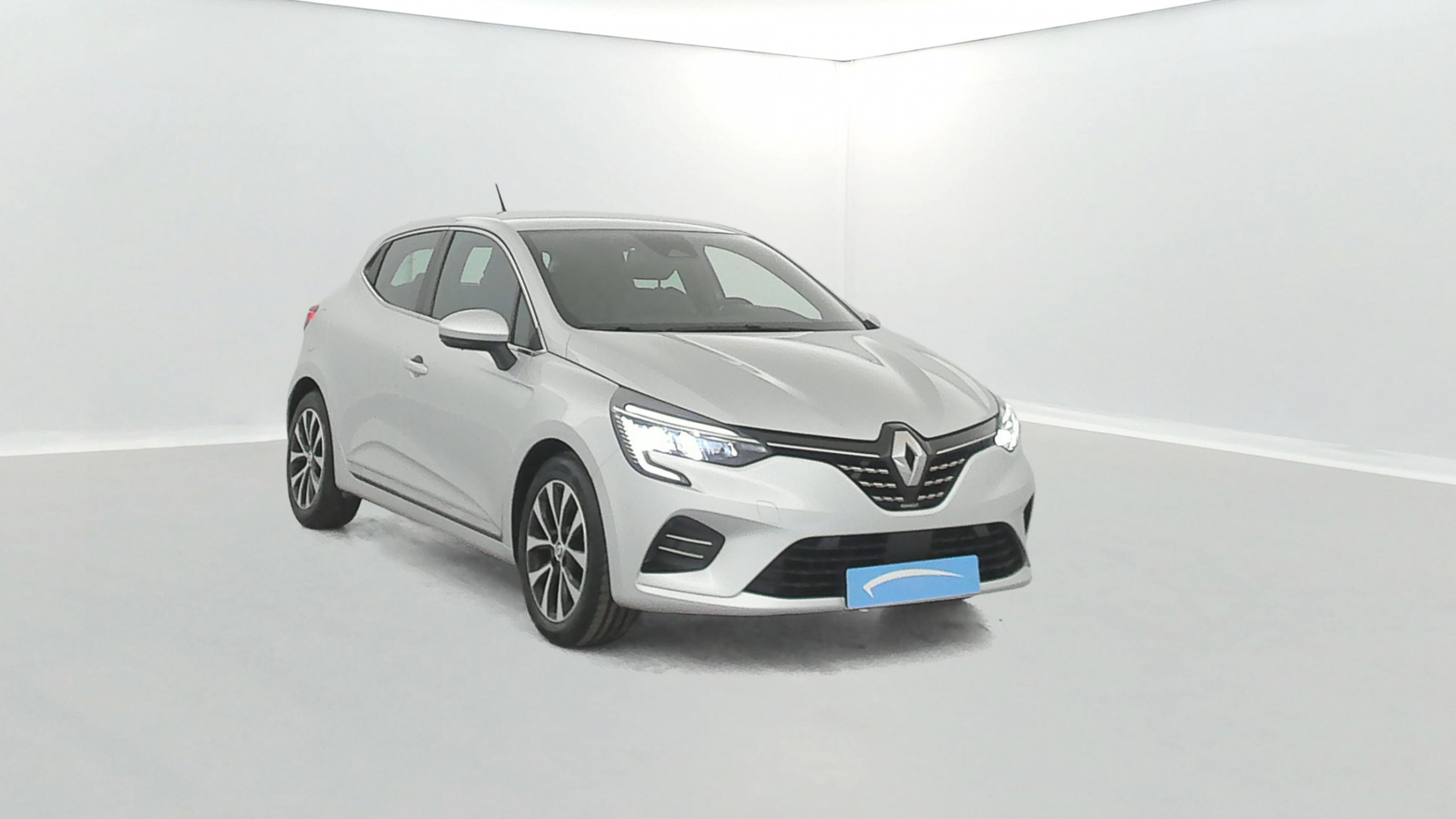 Vente en ligne Renault Clio 5 Clio E-Tech 140 - 21N au prix de 15 890 €