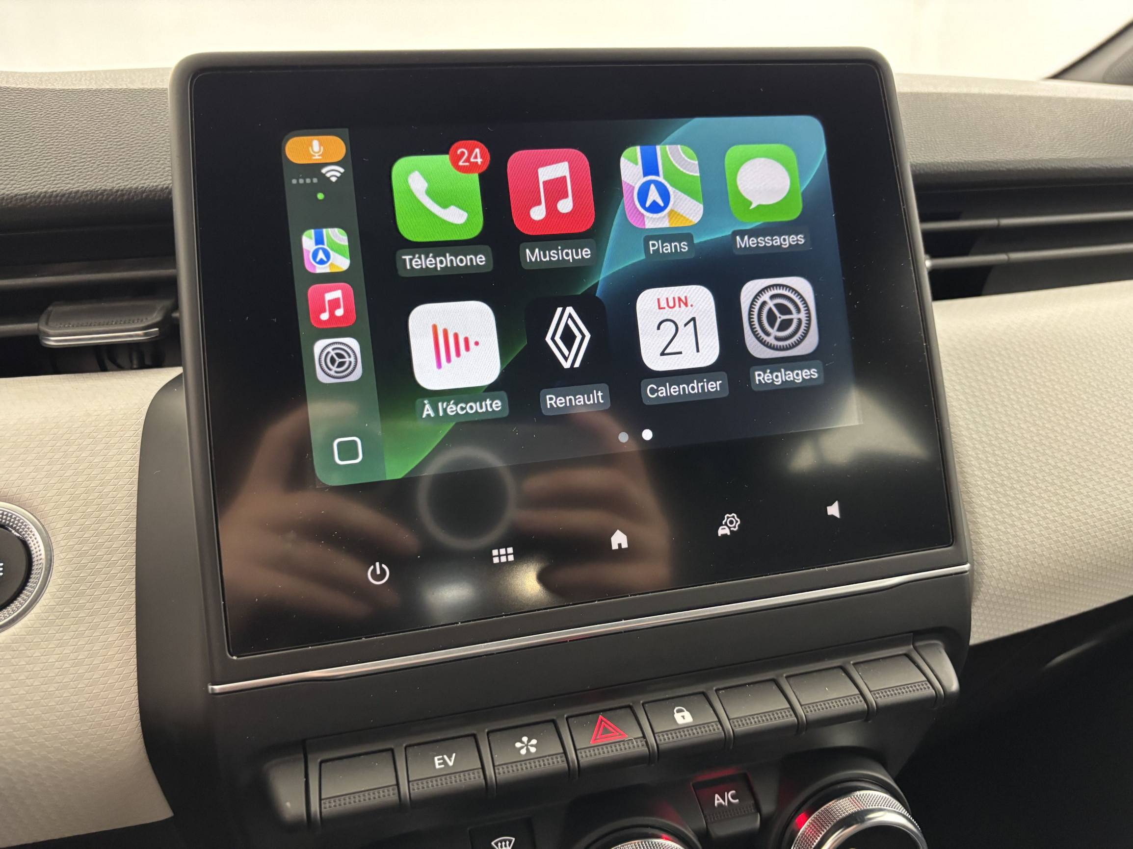 Vente en ligne Renault Clio 5 Clio E-Tech 140 - 21N au prix de 15 890 €