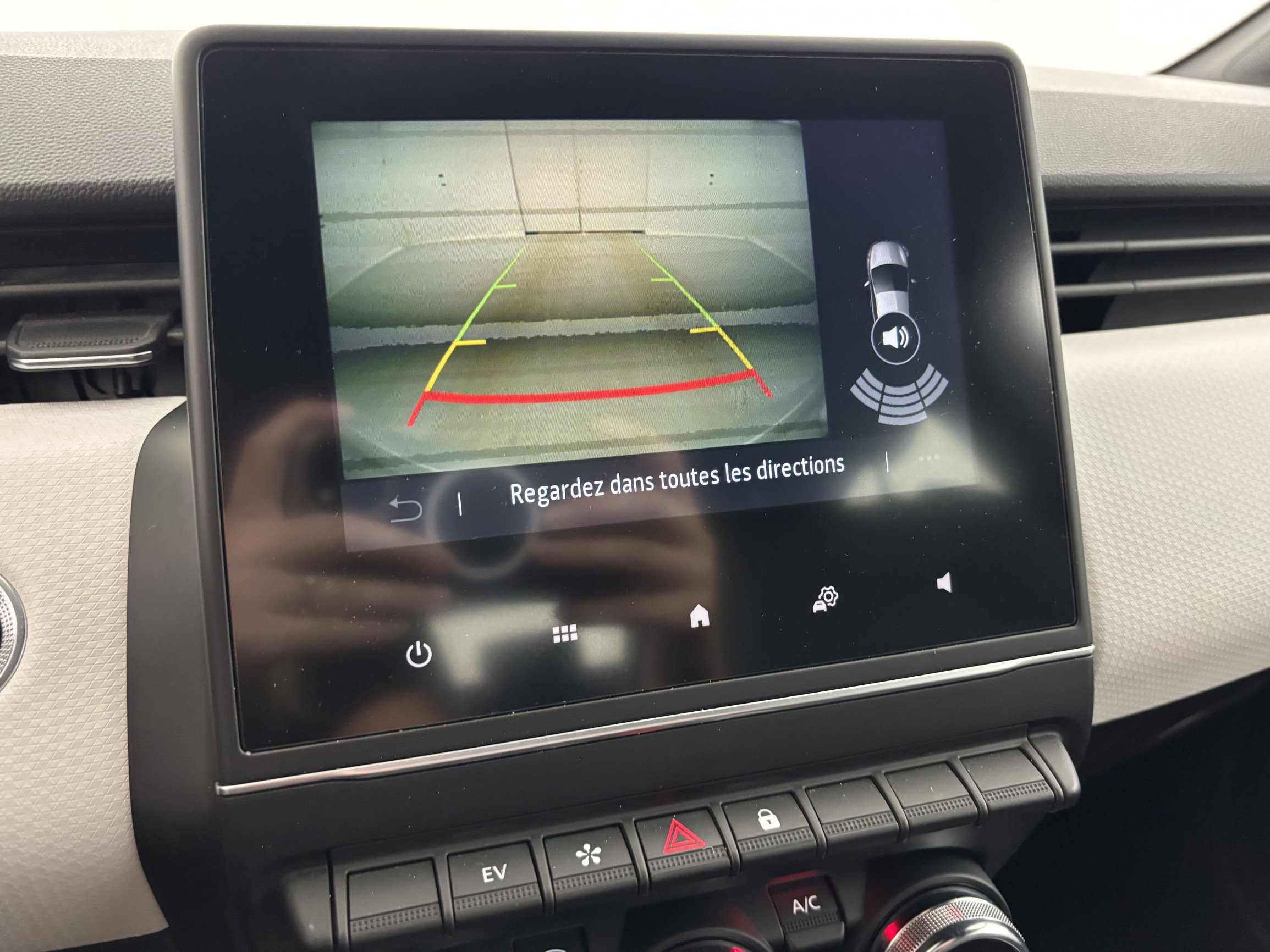 Vente en ligne Renault Clio 5 Clio E-Tech 140 - 21N au prix de 15 890 €