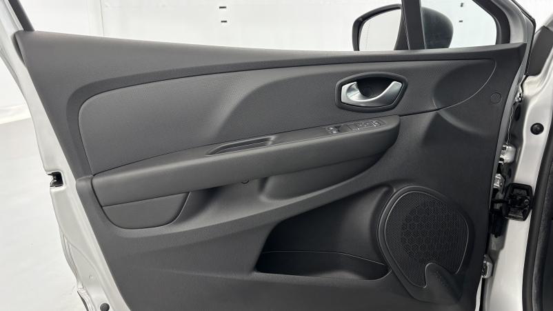 Vente en ligne Renault Clio 4 CLIO SOCIETE DCI 75 ENERGY au prix de 10 590 €