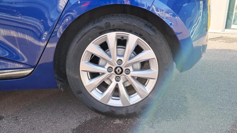 Vente en ligne Renault Clio 5 Clio E-Tech full hybrid 145 au prix de 18 990 €