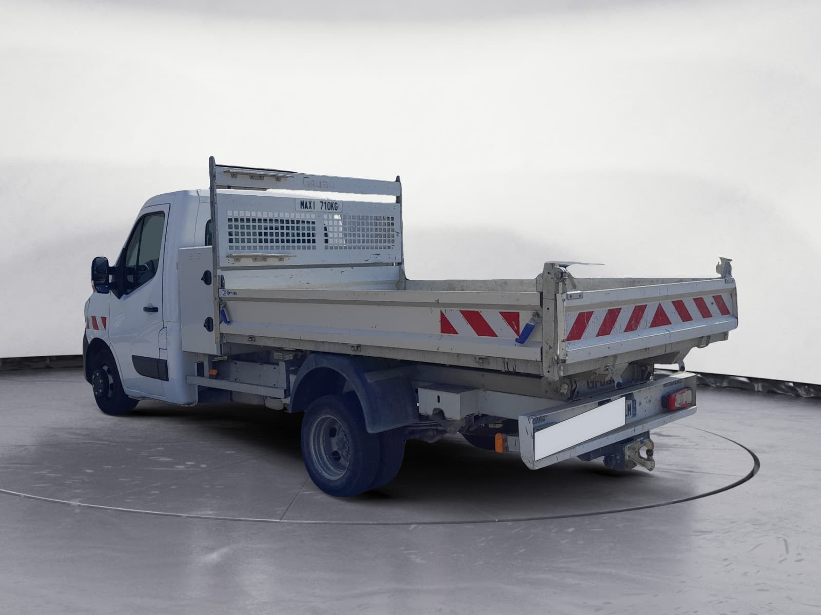 Vente en ligne Renault Master 3 Châssis Cabine BENNE PROPULSION + COFFRE ROUES JUMELEES 3T5 L3 DCI 130 au prix de 27 990 €