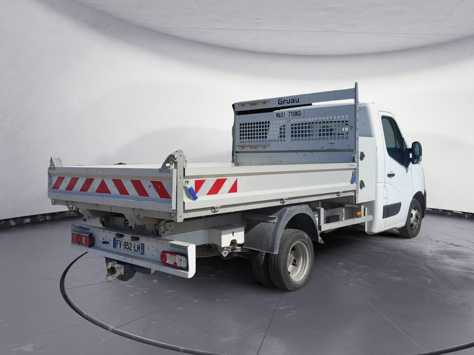 Vente en ligne Renault Master 3 Châssis Cabine BENNE PROPULSION + COFFRE ROUES JUMELEES 3T5 L3 DCI 130 au prix de 27 990 €