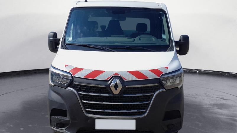 Vente en ligne Renault Master 3 Châssis Cabine MASTER BENNE PROPULSION ROUES JUMELEES 3T5 + COFFRE L3 DCI 130 au prix de 27 990 €