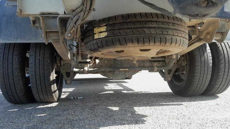 Vente en ligne Renault Master 3 Châssis Cabine MASTER BENNE PROPULSION ROUES JUMELEES 3T5 + COFFRE L3 DCI 130 au prix de 27 990 €