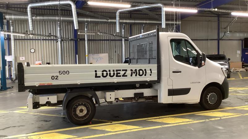 Vente en ligne Renault Master Benne MASTER TRACTION 3T5 L2 2.3DCI 135 au prix de 25 990 €