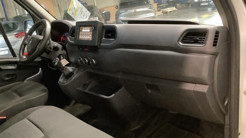 Vente en ligne Renault Master Benne MASTER TRACTION 3T5 L2 2.3DCI 135 au prix de 25 990 €