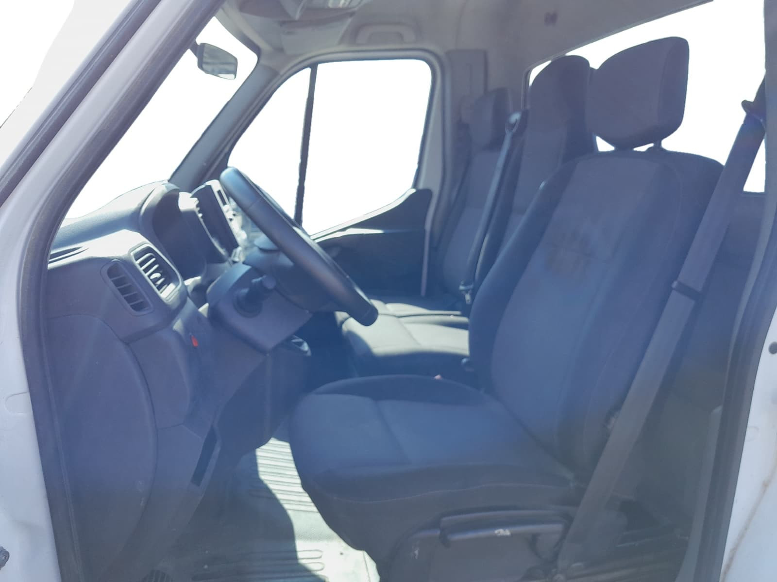 Vente en ligne Renault Master 3 Châssis Cabine BENNE PROPULSION + COFFRE ROUES JUMELEES 3T5 L3 DCI 130 au prix de 27 990 €