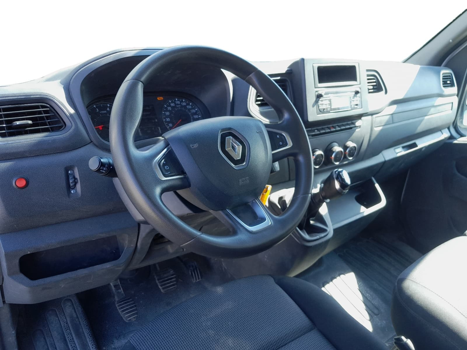 Vente en ligne Renault Master 3 Châssis Cabine BENNE PROPULSION + COFFRE ROUES JUMELEES 3T5 L3 DCI 130 au prix de 27 990 €