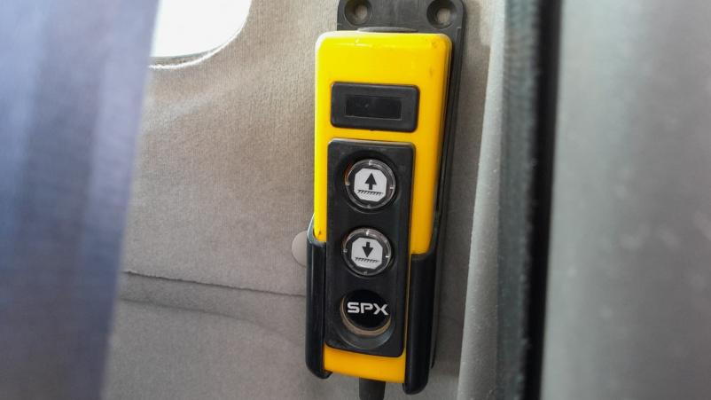 Vente en ligne Renault Master 3 Châssis Cabine MASTER BENNE PROPULSION ROUES JUMELEES 3T5 + COFFRE L3 DCI 130 au prix de 27 990 €